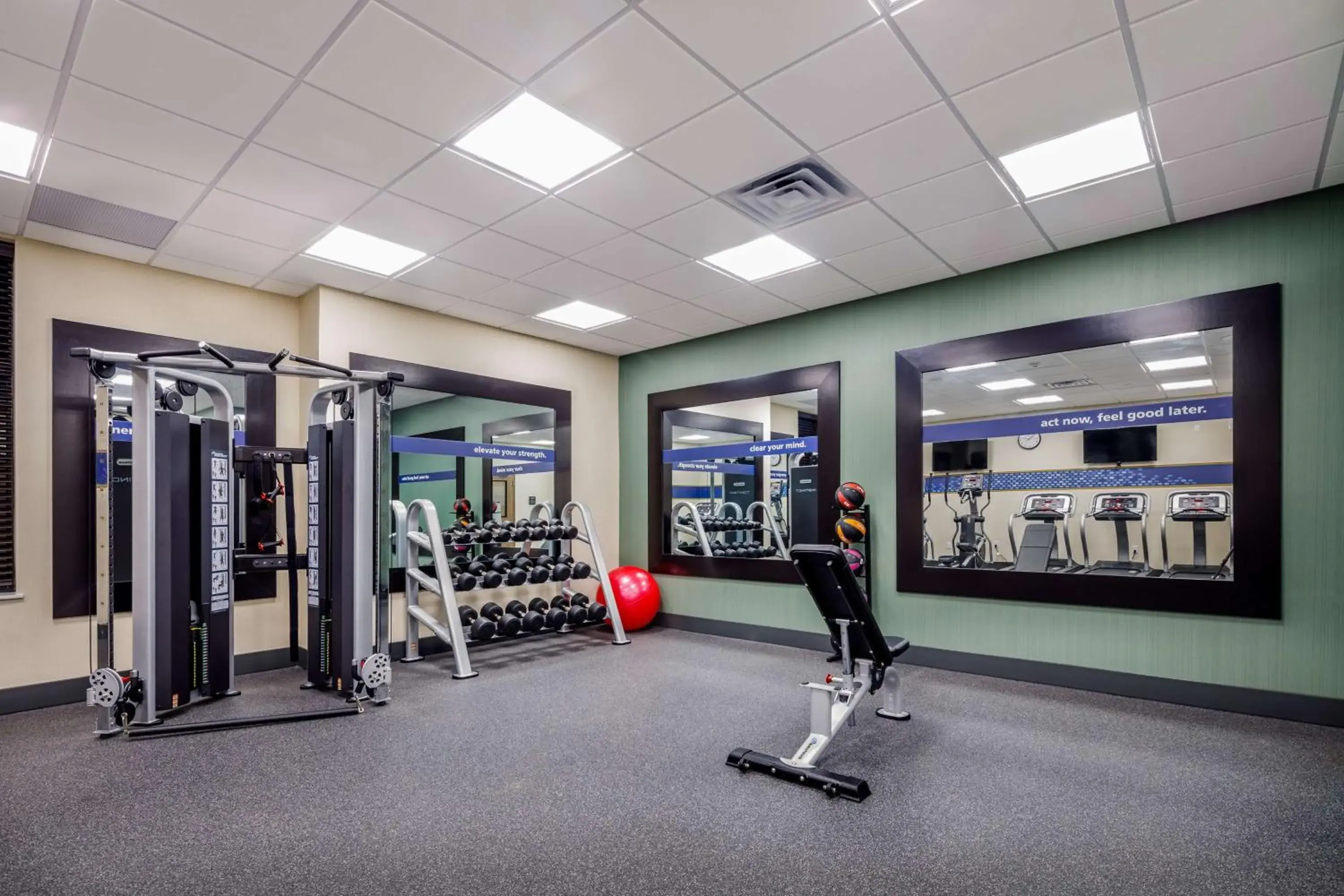 Fitness centre/facilities in Hampton Inn By Hilton Paramus Fitness centre/facilities in Hampton Inn By Hilton Paramus