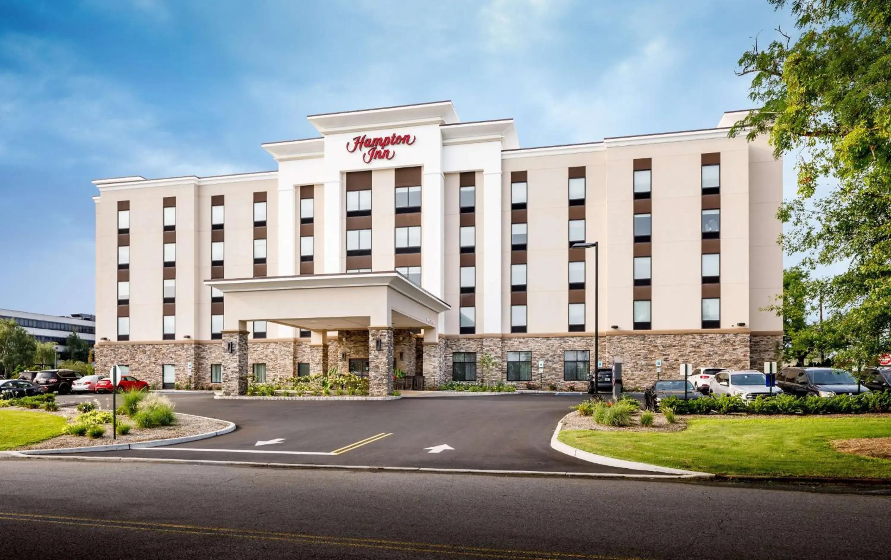 Property building in Hampton Inn By Hilton Paramus Property building in Hampton Inn By Hilton Paramus