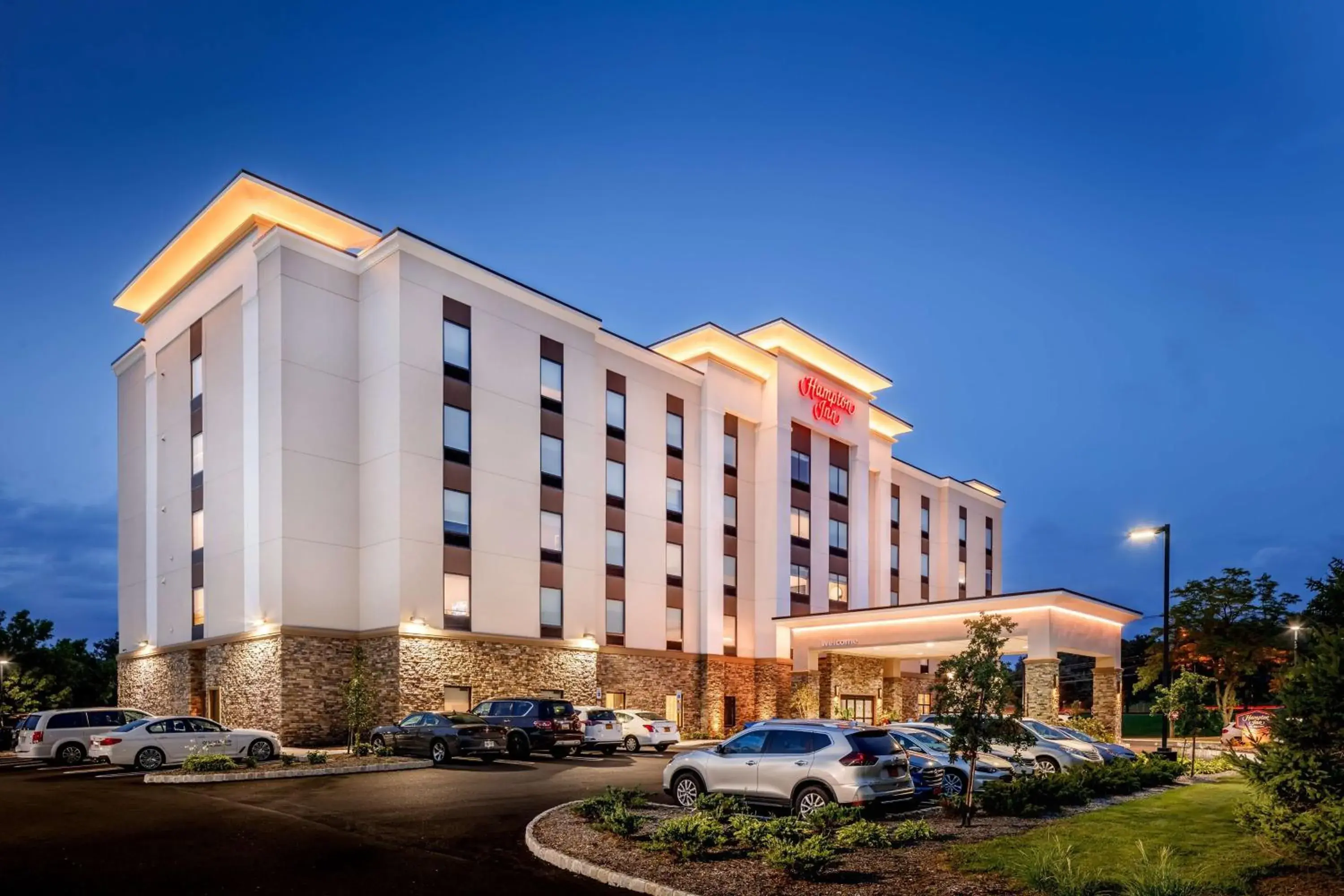 Property building in Hampton Inn By Hilton Paramus Property building in Hampton Inn By Hilton Paramus