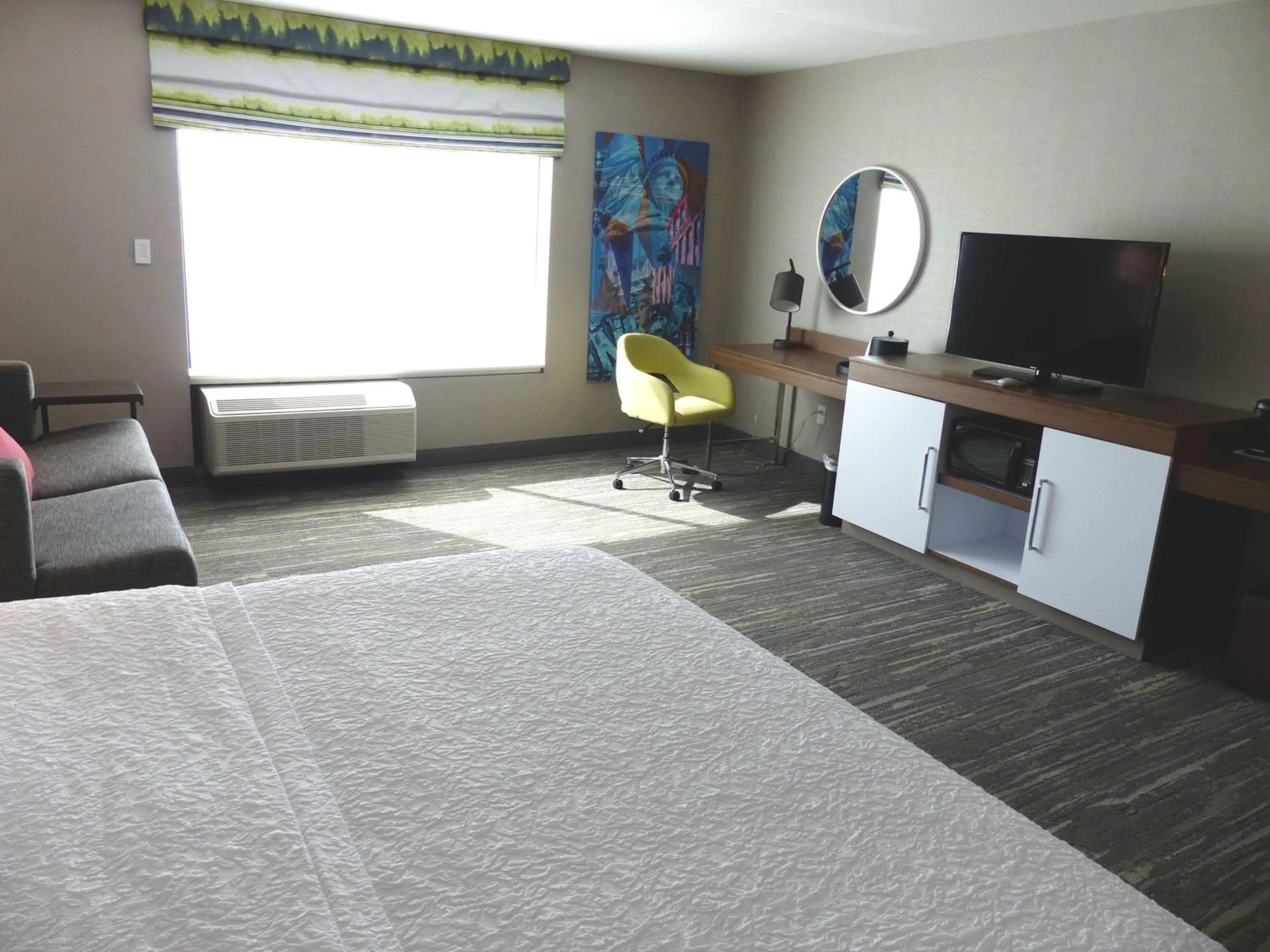 Bedroom, Bed in Hampton Inn By Hilton Paramus