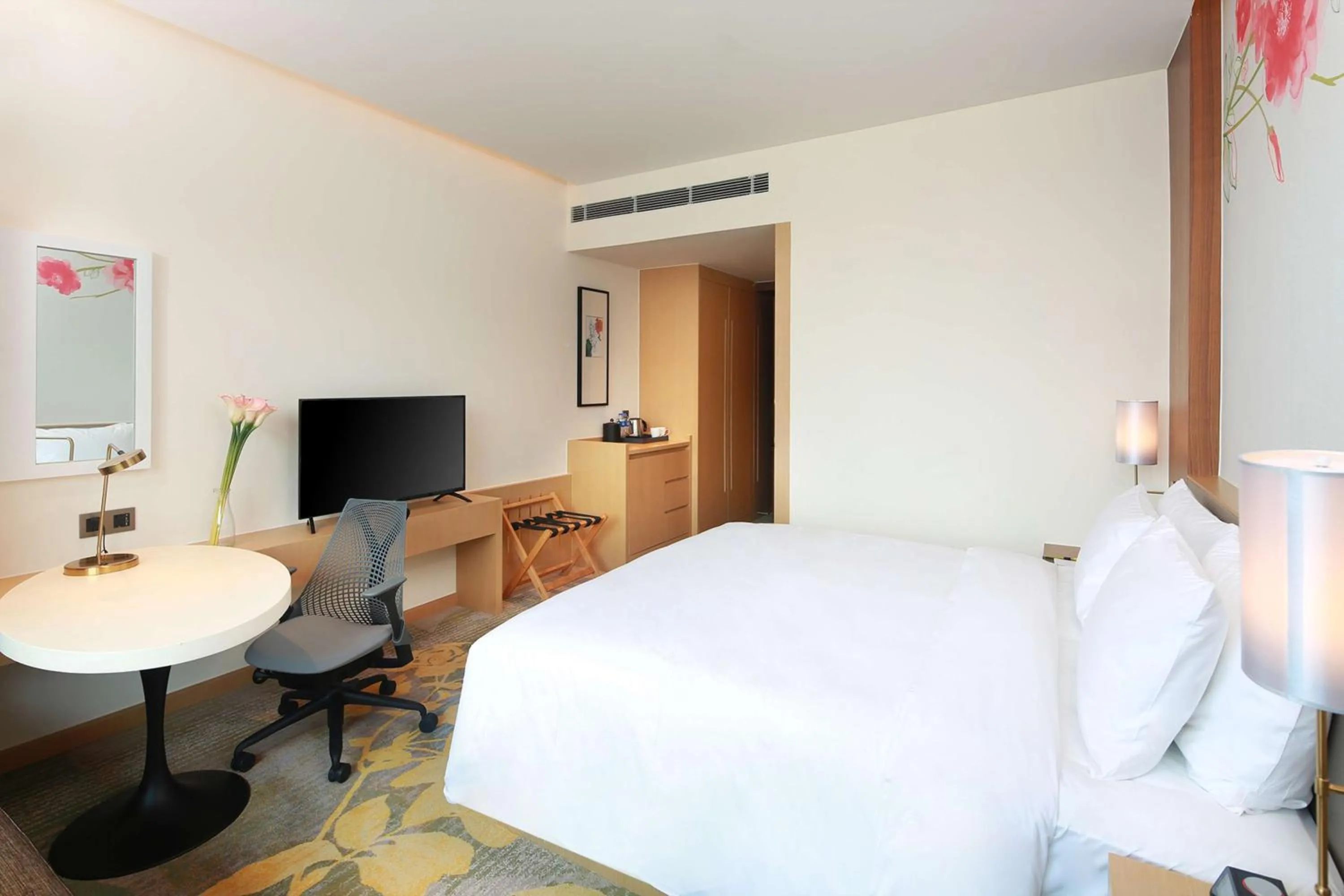 Bedroom, Bed in Hilton Garden Inn Qidong