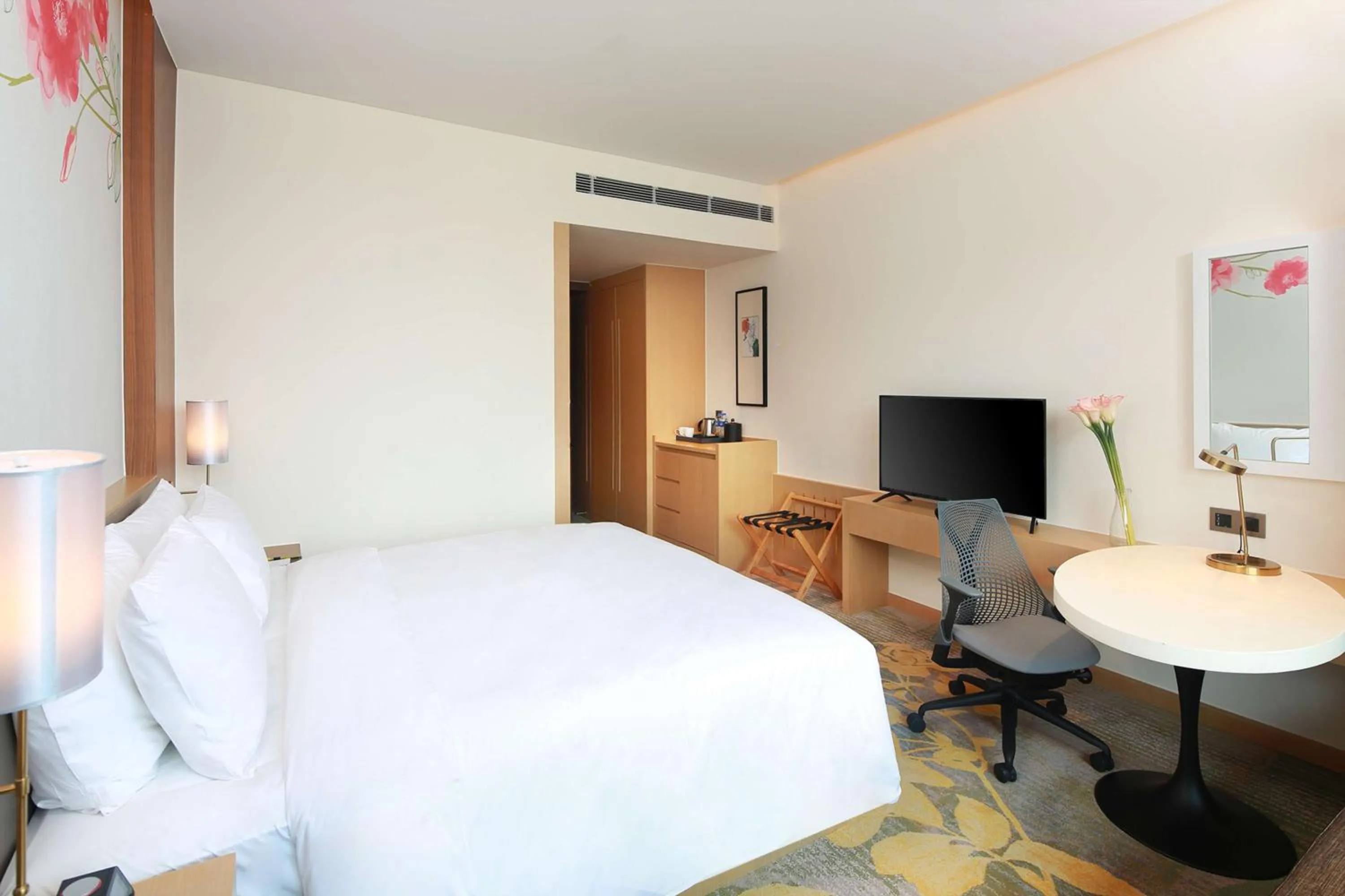 Property building, Bed in Hilton Garden Inn Qidong