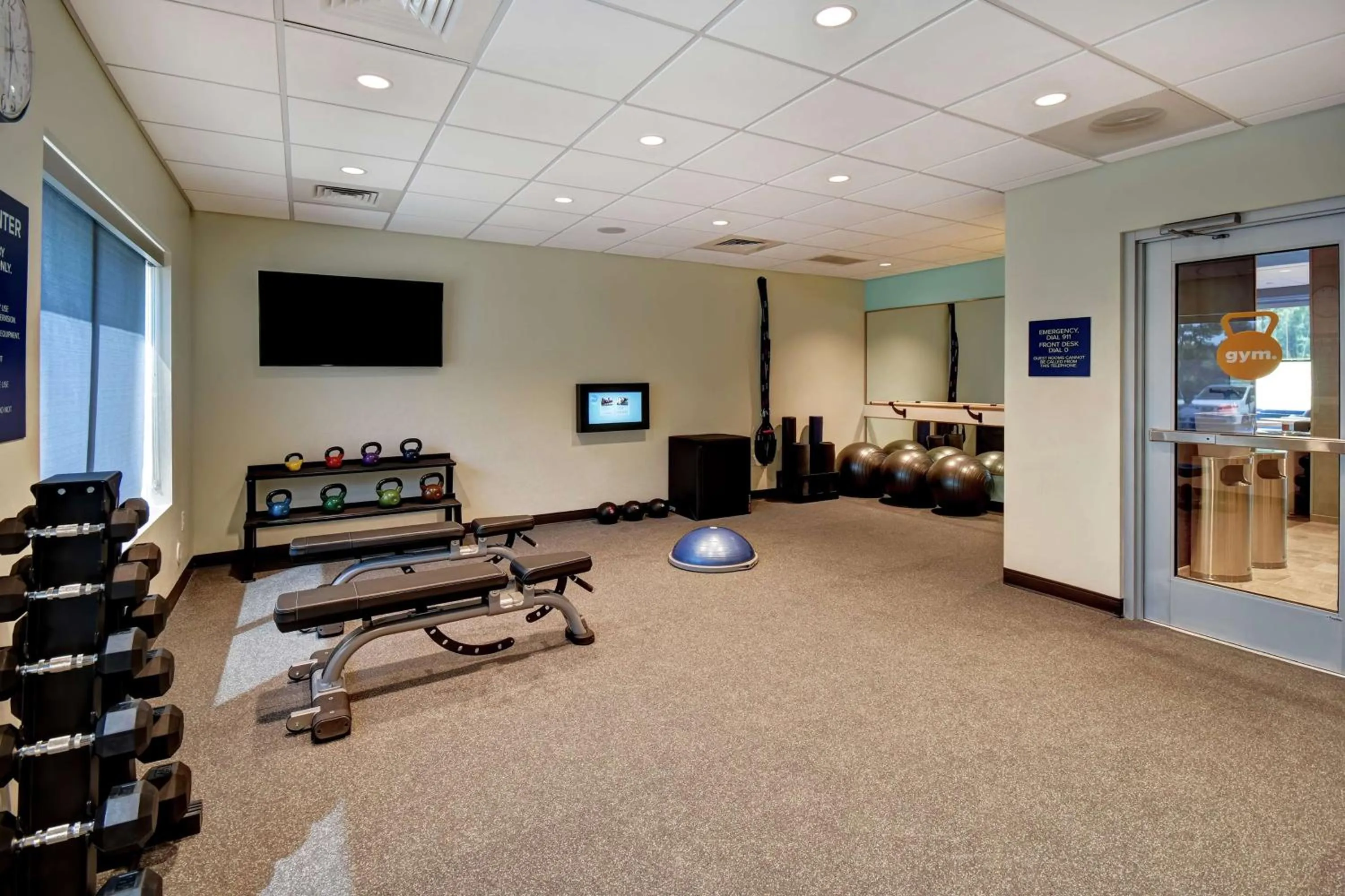 Fitness centre/facilities in Tru By Hilton Raleigh Durham Airport