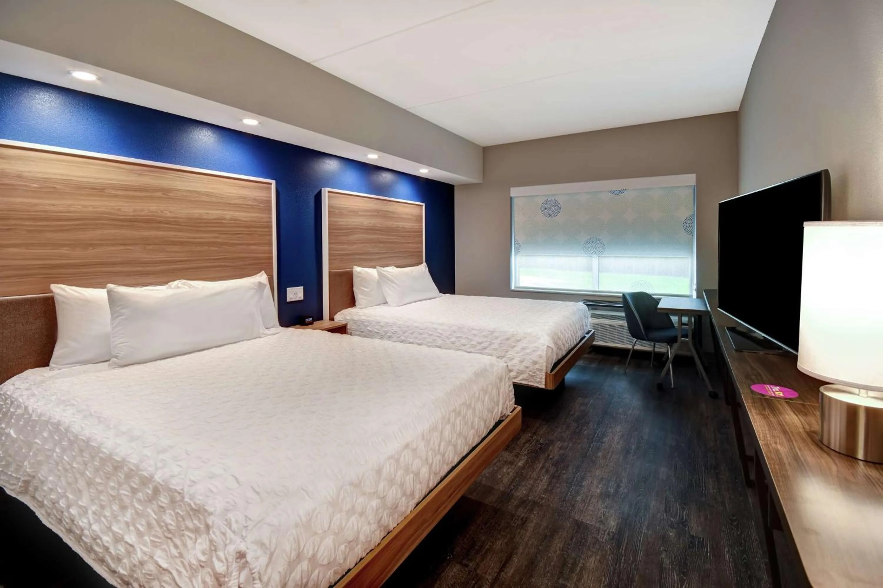 Bed in Tru By Hilton Raleigh Durham Airport