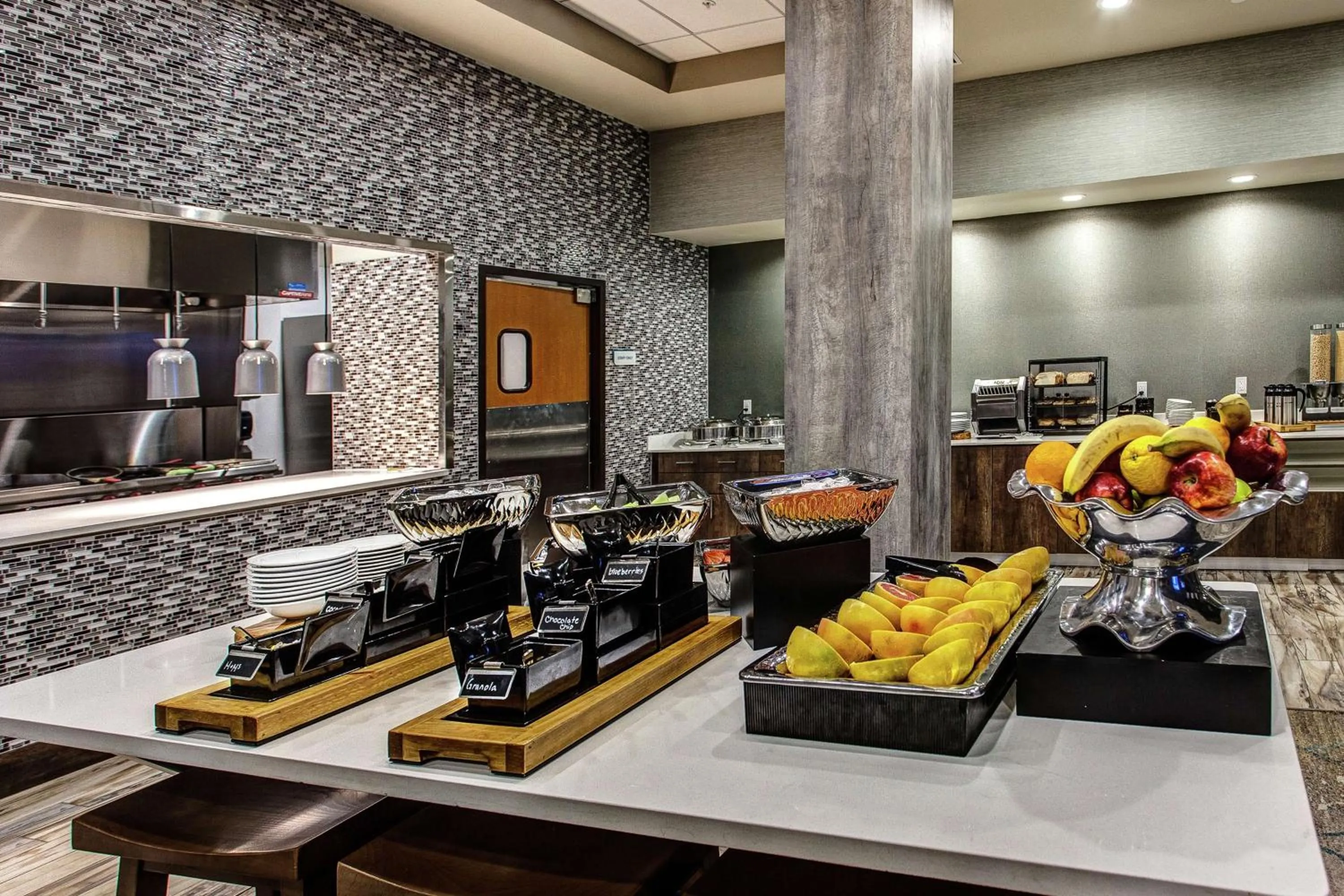 Restaurant/places to eat in Hilton Garden Inn Topeka