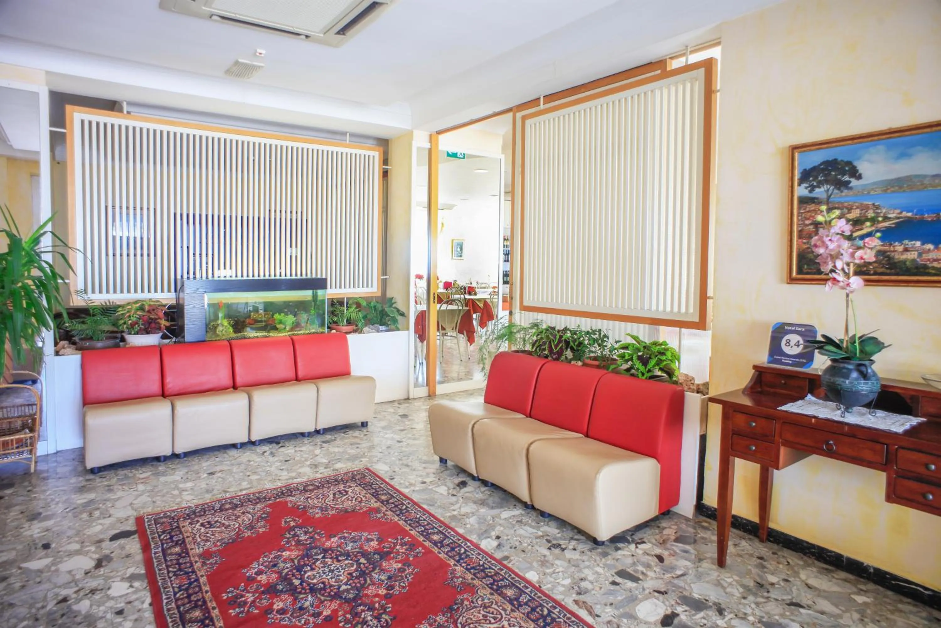 Communal lounge/ TV room in Hotel Sara