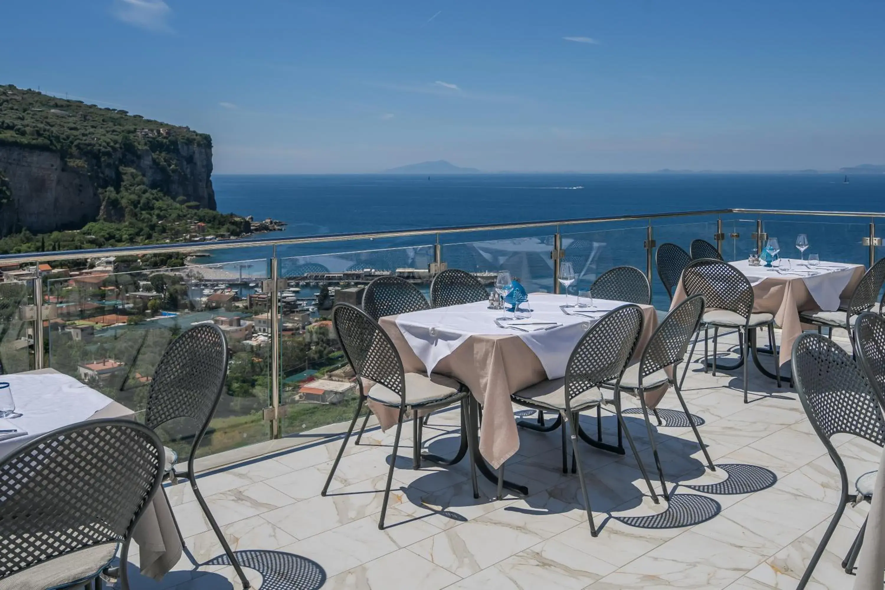 Restaurant/places to eat in Hotel Mary Restaurant/places to eat in Hotel Mary