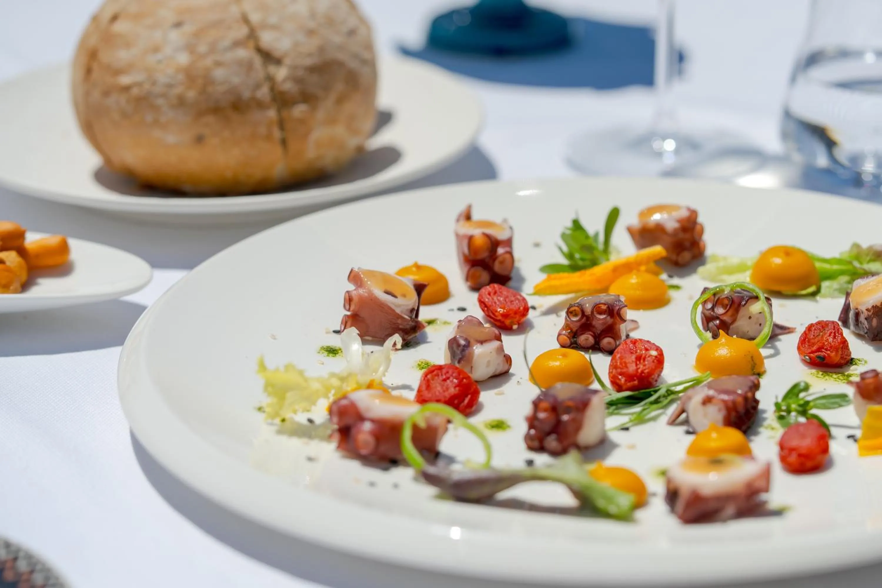 Restaurant/places to eat in Hotel Mary