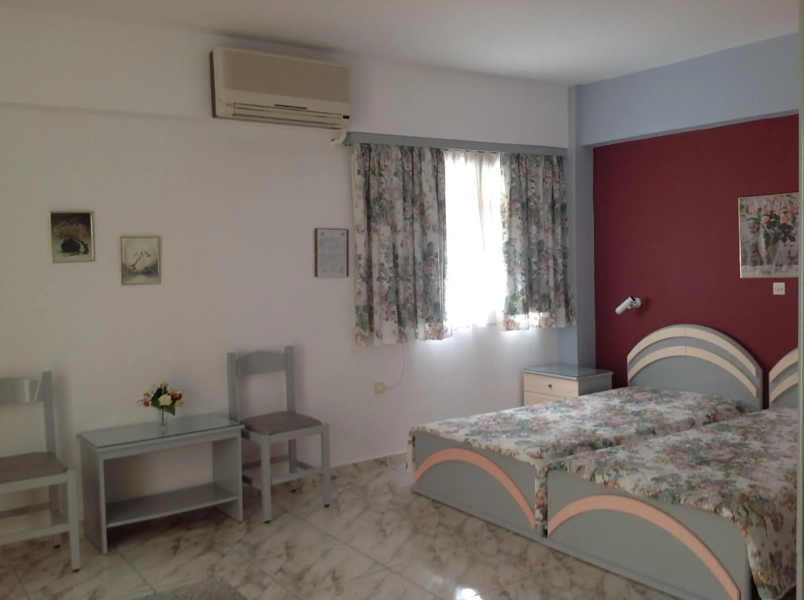 Bed in Travlos Studios Bed in Travlos Studios