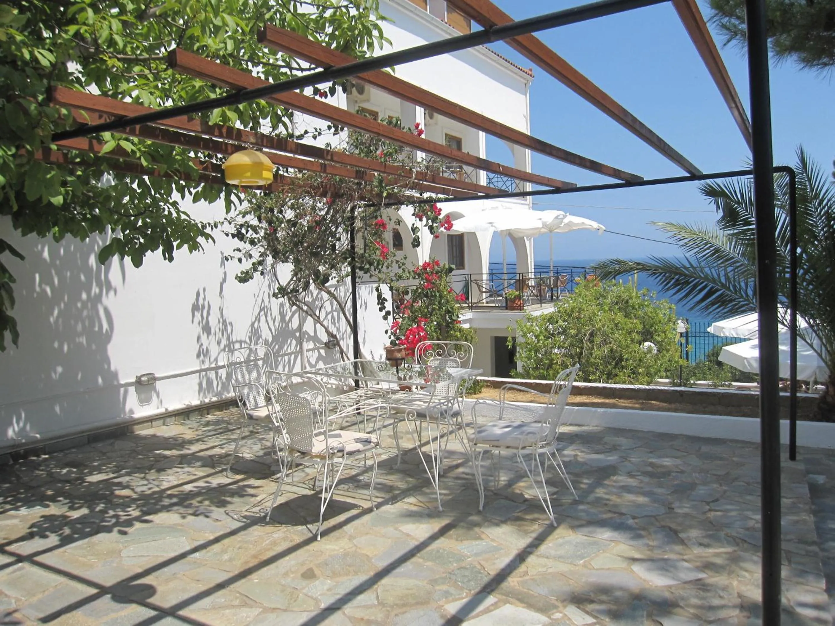 Patio in Travlos Studios