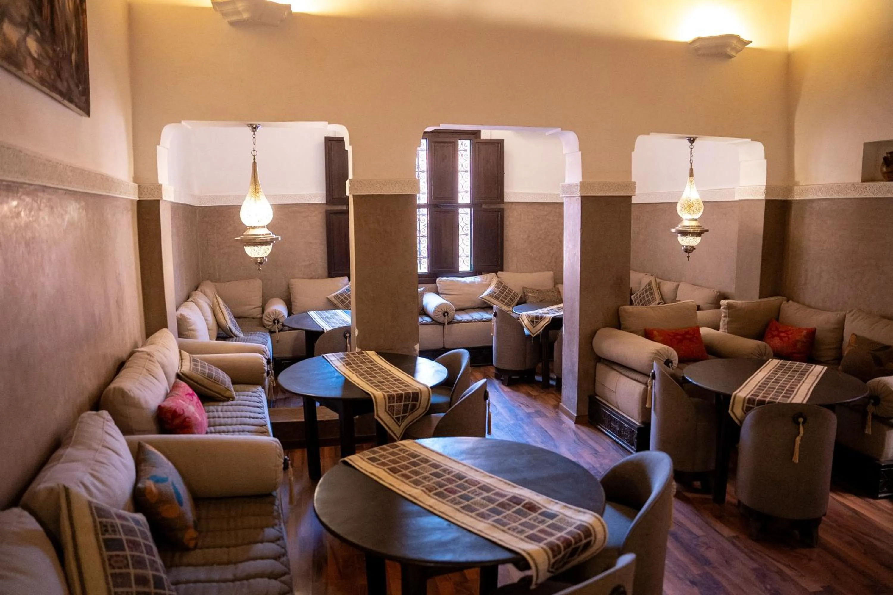 Restaurant/places to eat in Riad Maud