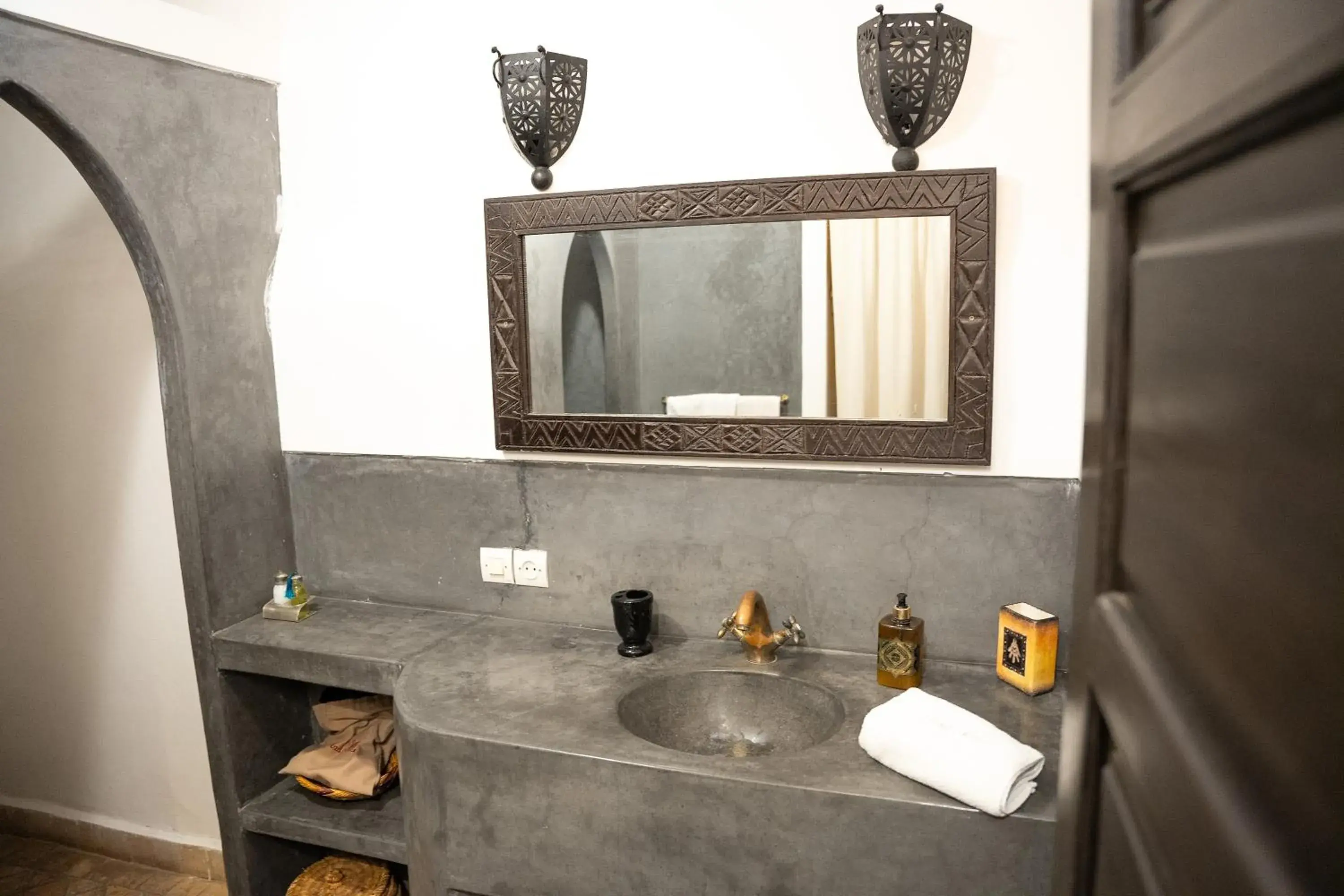 Quadruple Room with Bath in Riad Maud Quadruple Room with Bath in Riad Maud