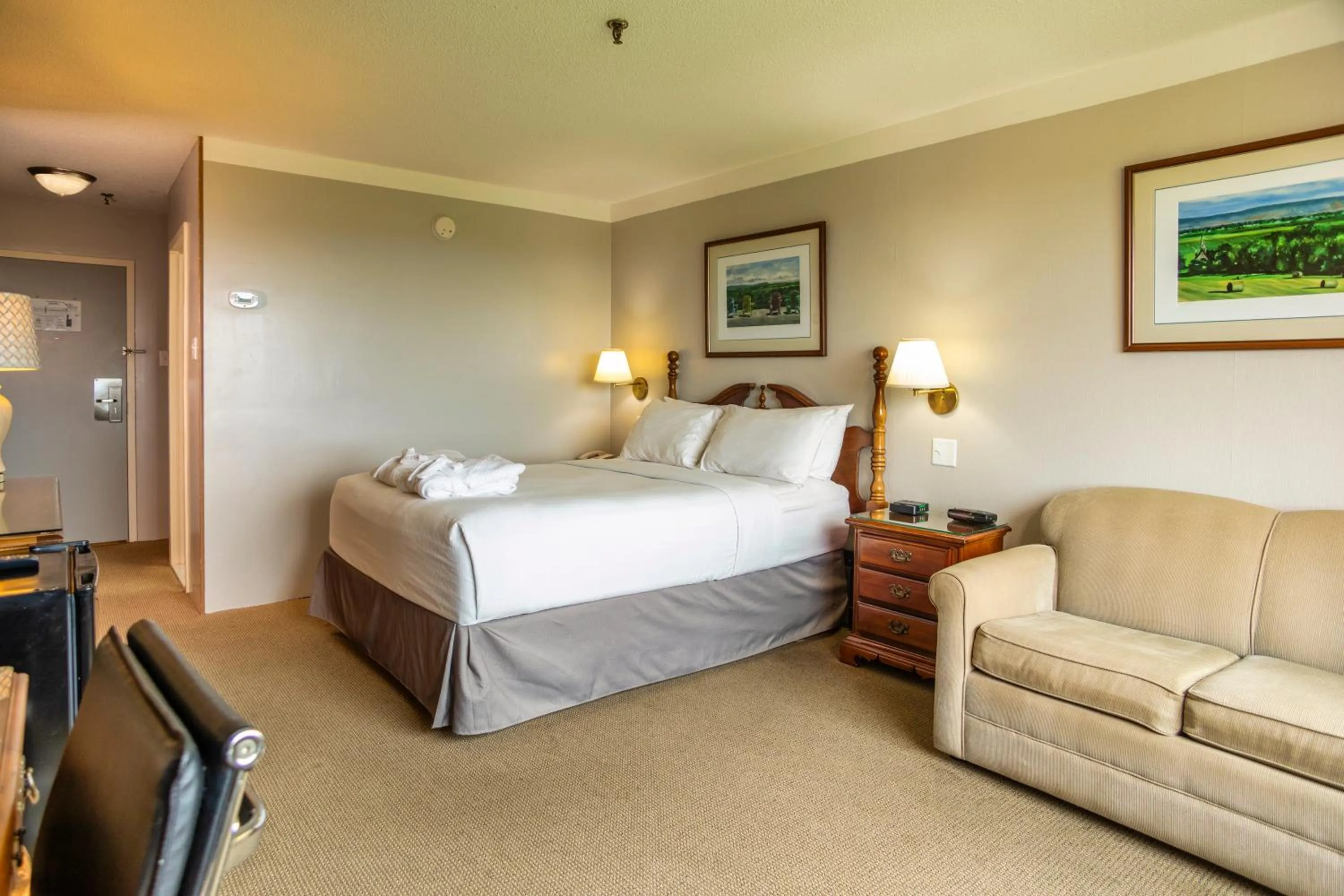 Bed in Old Orchard Inn