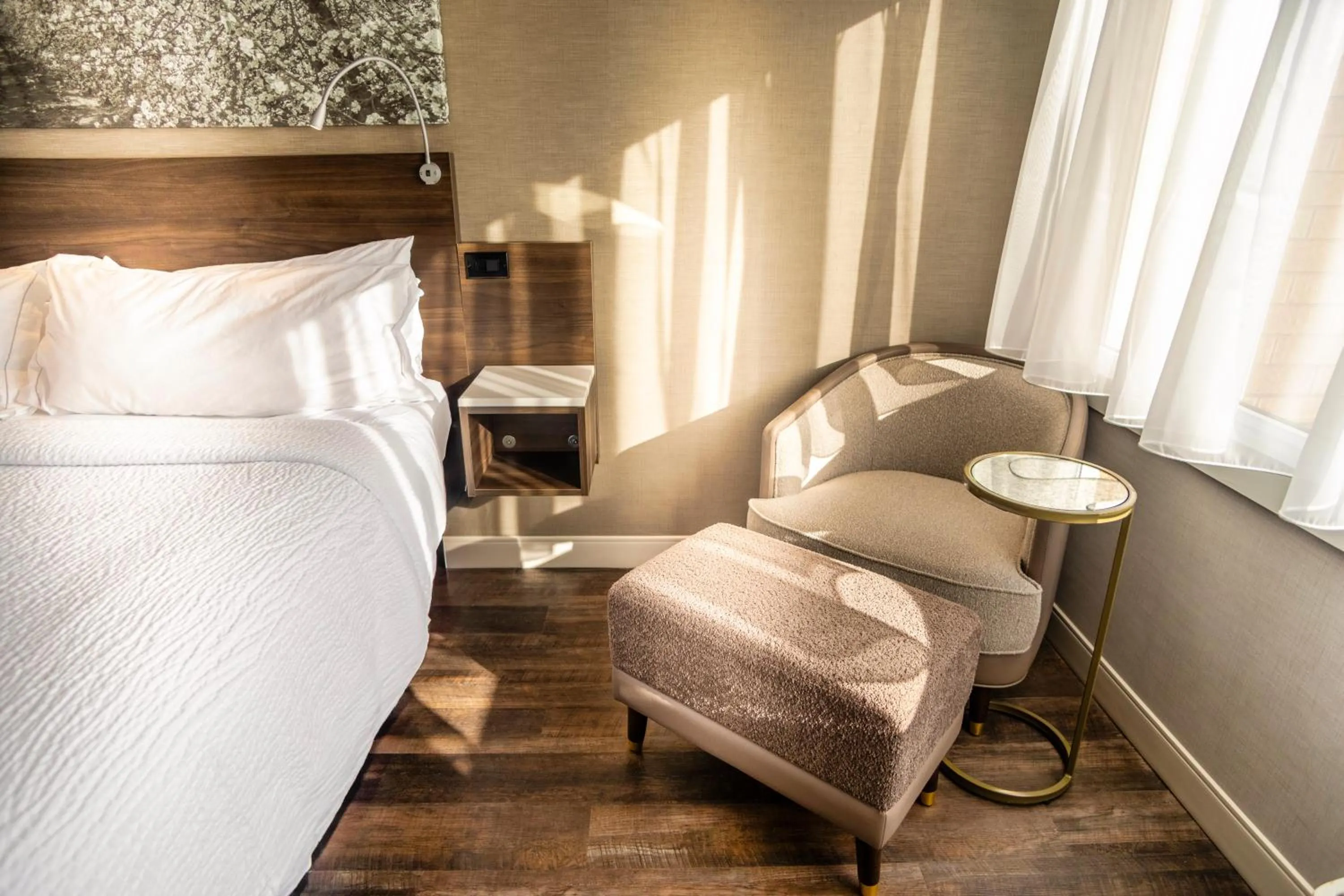 Bed in Old Orchard Inn