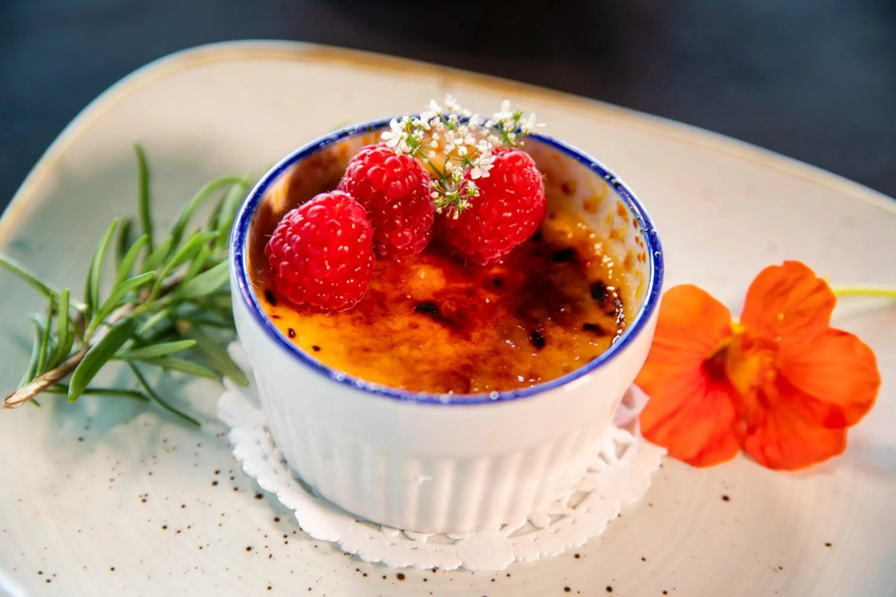 Food and drinks in Old Orchard Inn Food and drinks in Old Orchard Inn