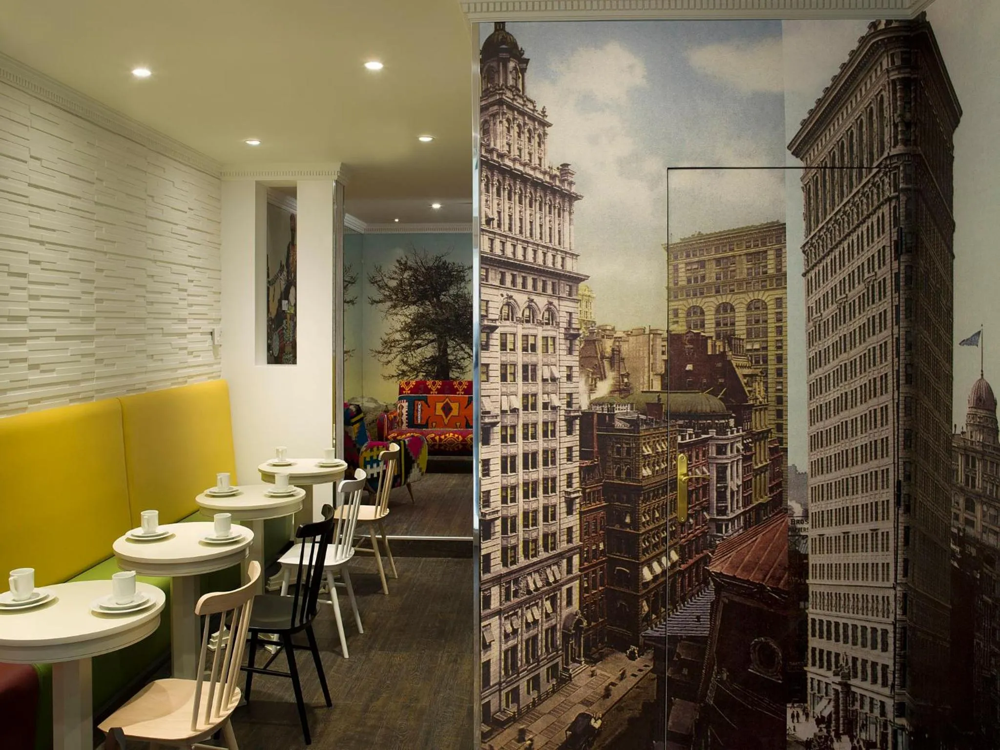 Breakfast in Hôtel du Continent