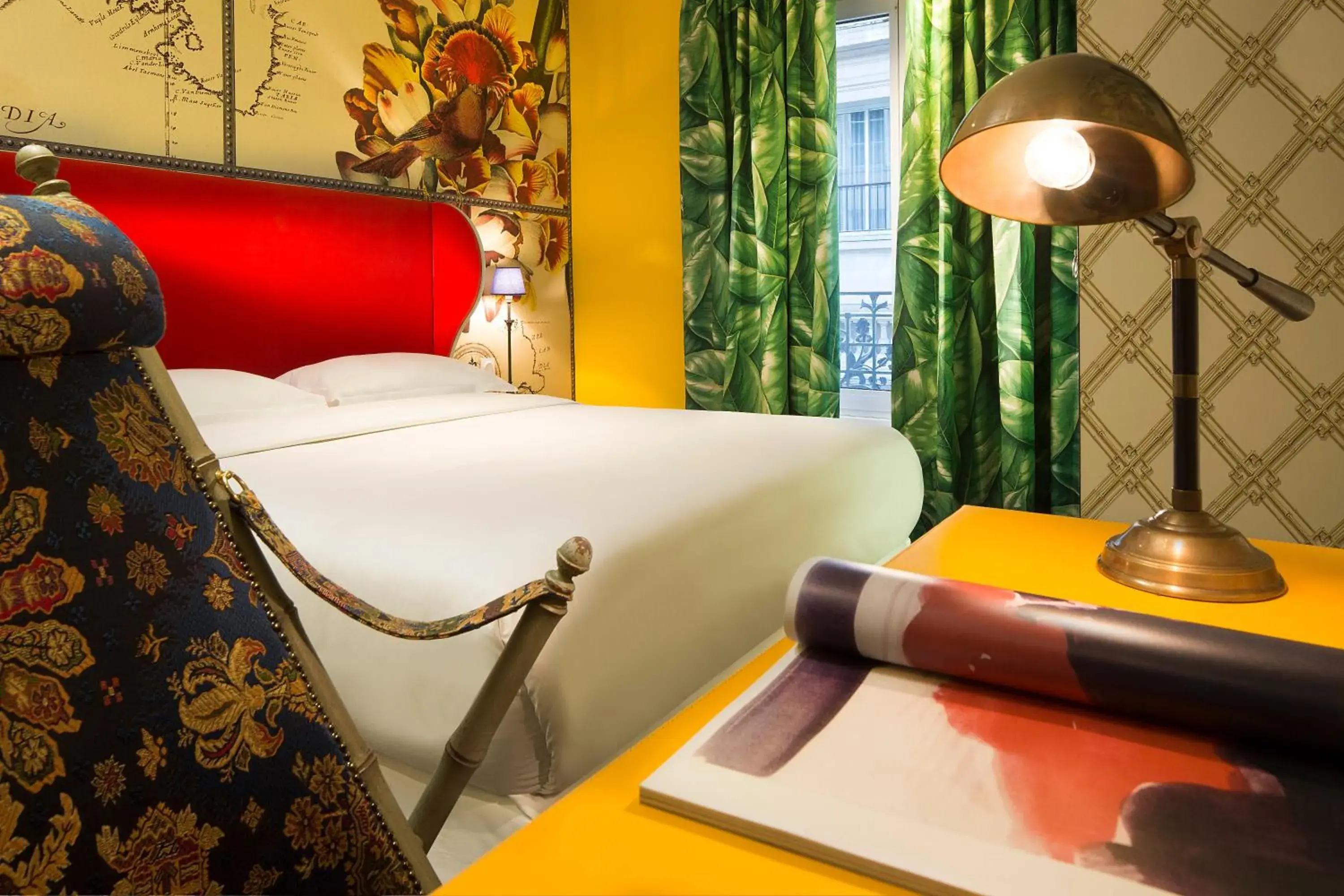 Photo of the whole room, Bed in Hôtel du Continent Photo of the whole room, Bed in Hôtel du Continent