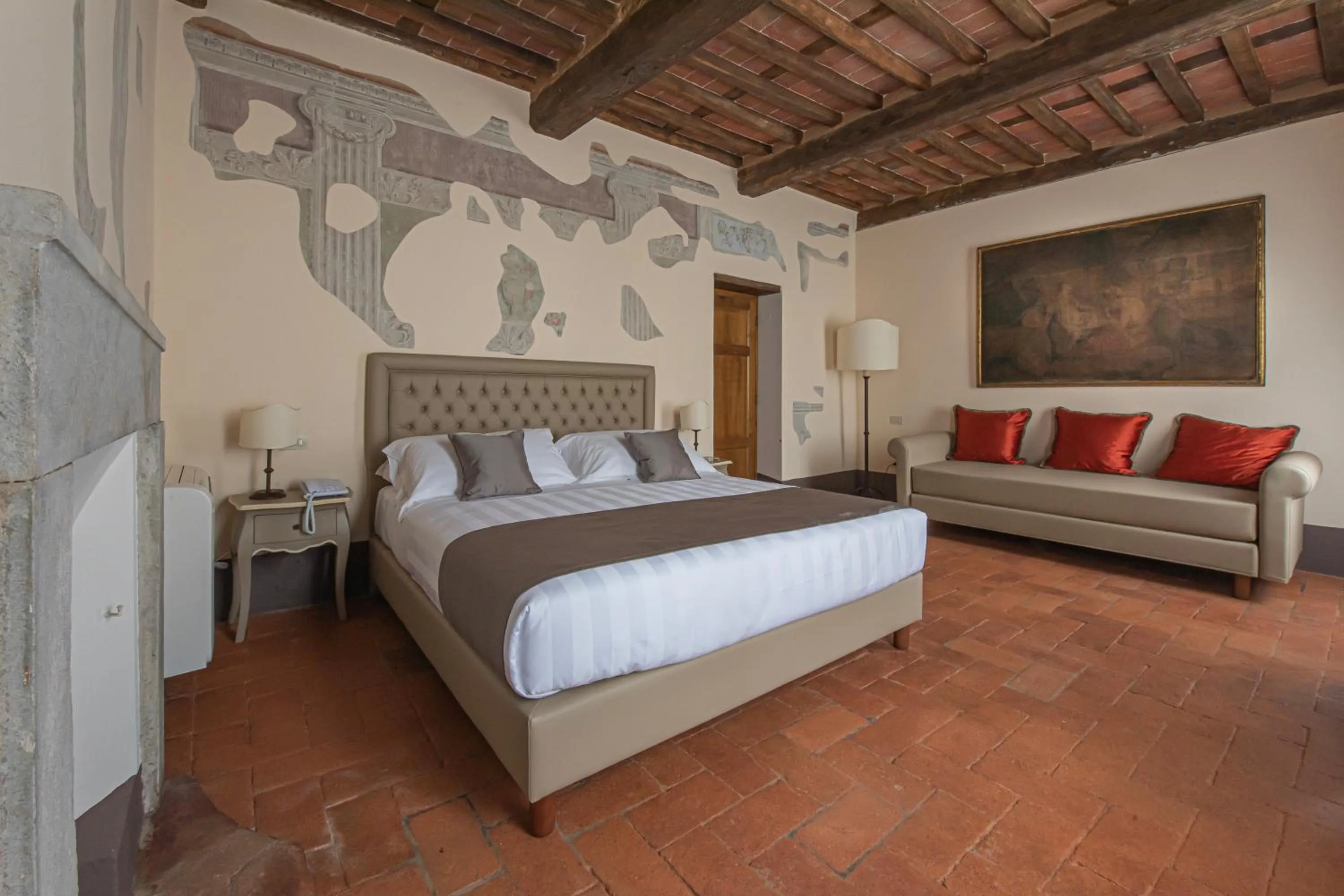 Photo of the whole room, Bed in Relais Corte Rodeschi