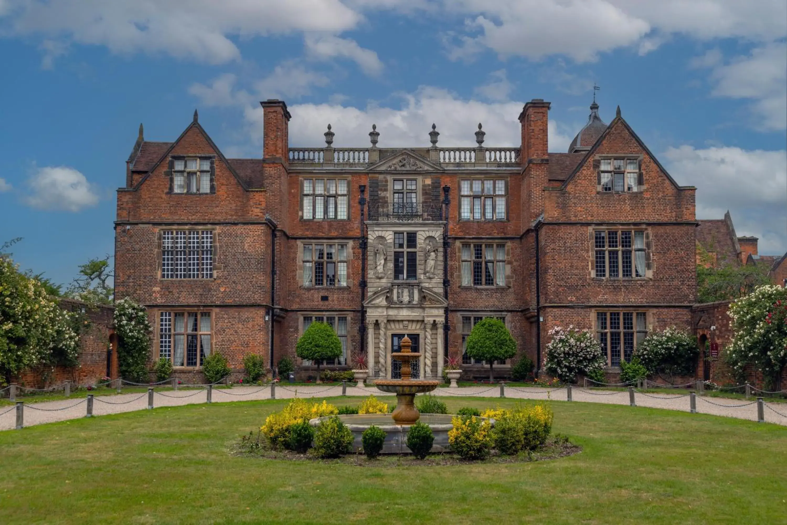 Property building in Castle Bromwich Hall Hotel, BW Signature Collection by Best Western Property building in Castle Bromwich Hall Hotel, BW Signature Collection by Best Western