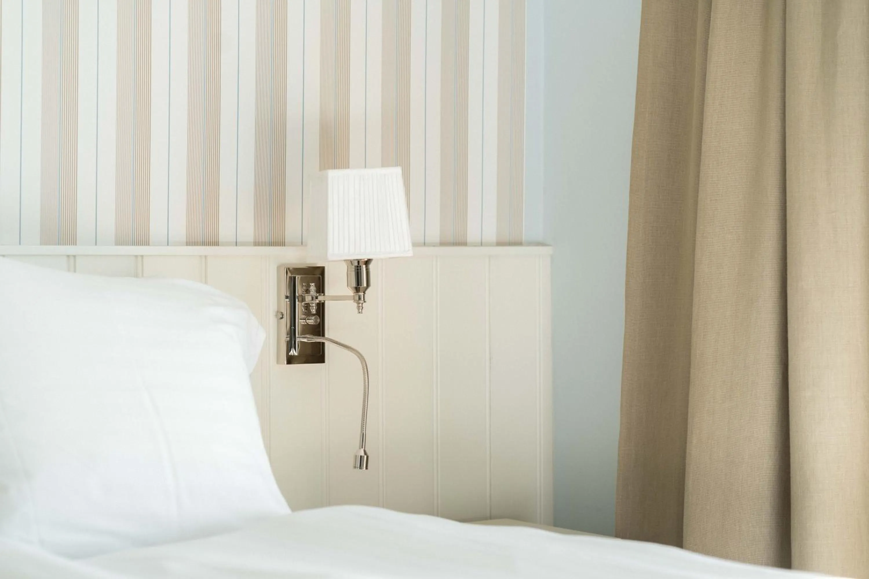 Bathroom, Bed in Havgrim Seaside Hotel 1948