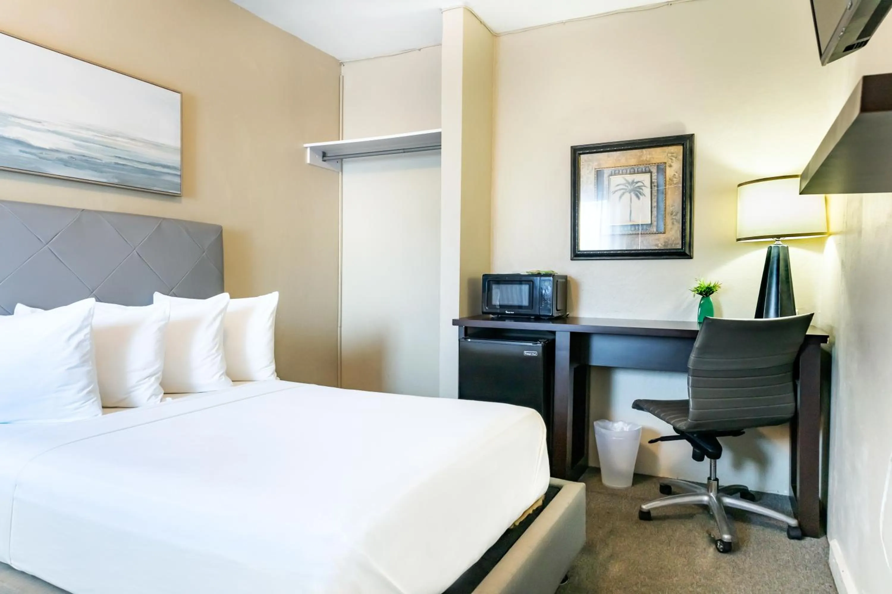 Bed in Villa Verde Inn