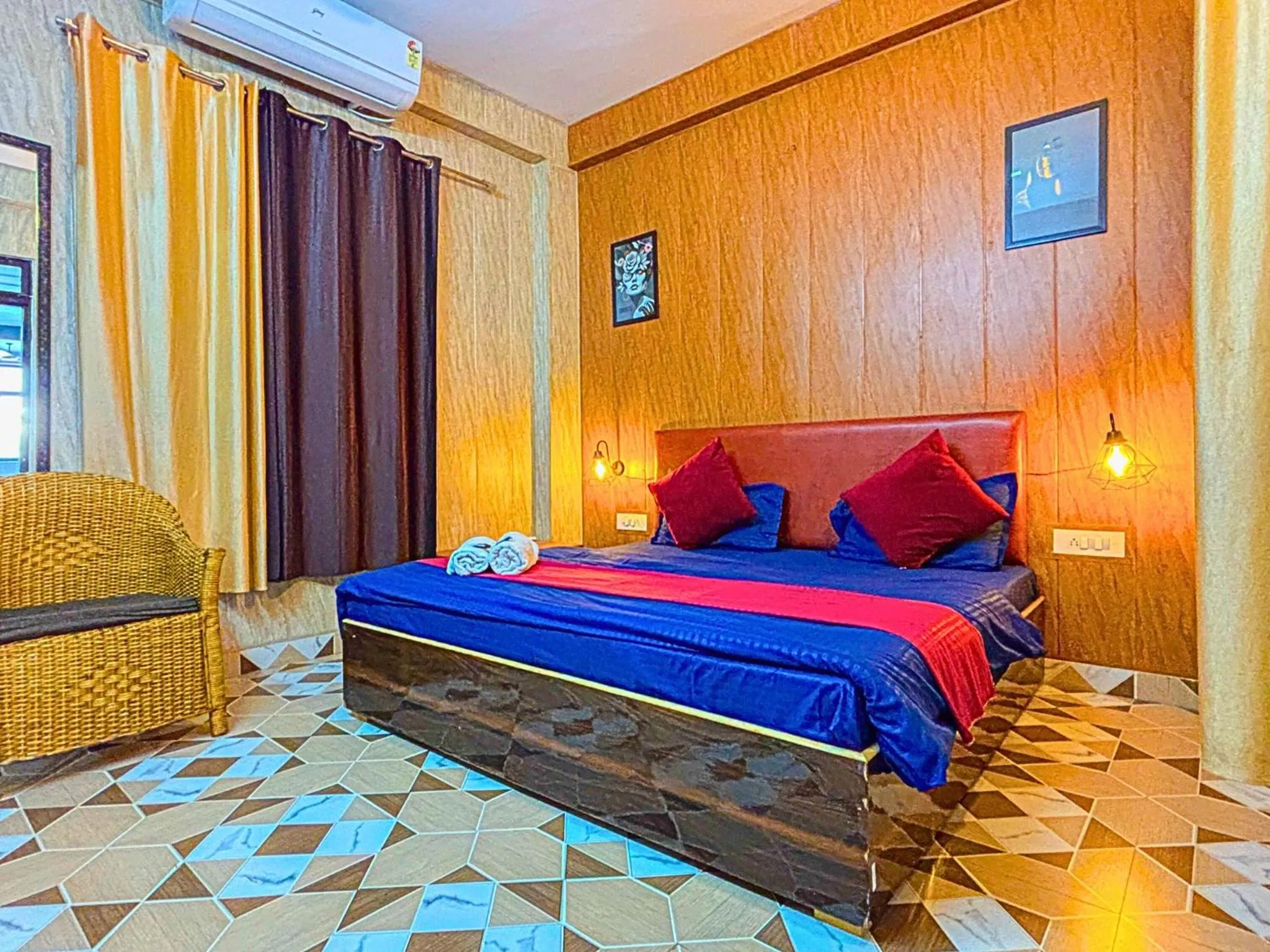 Bed in Skyard Hostel Rishikesh Laxman Jhula
