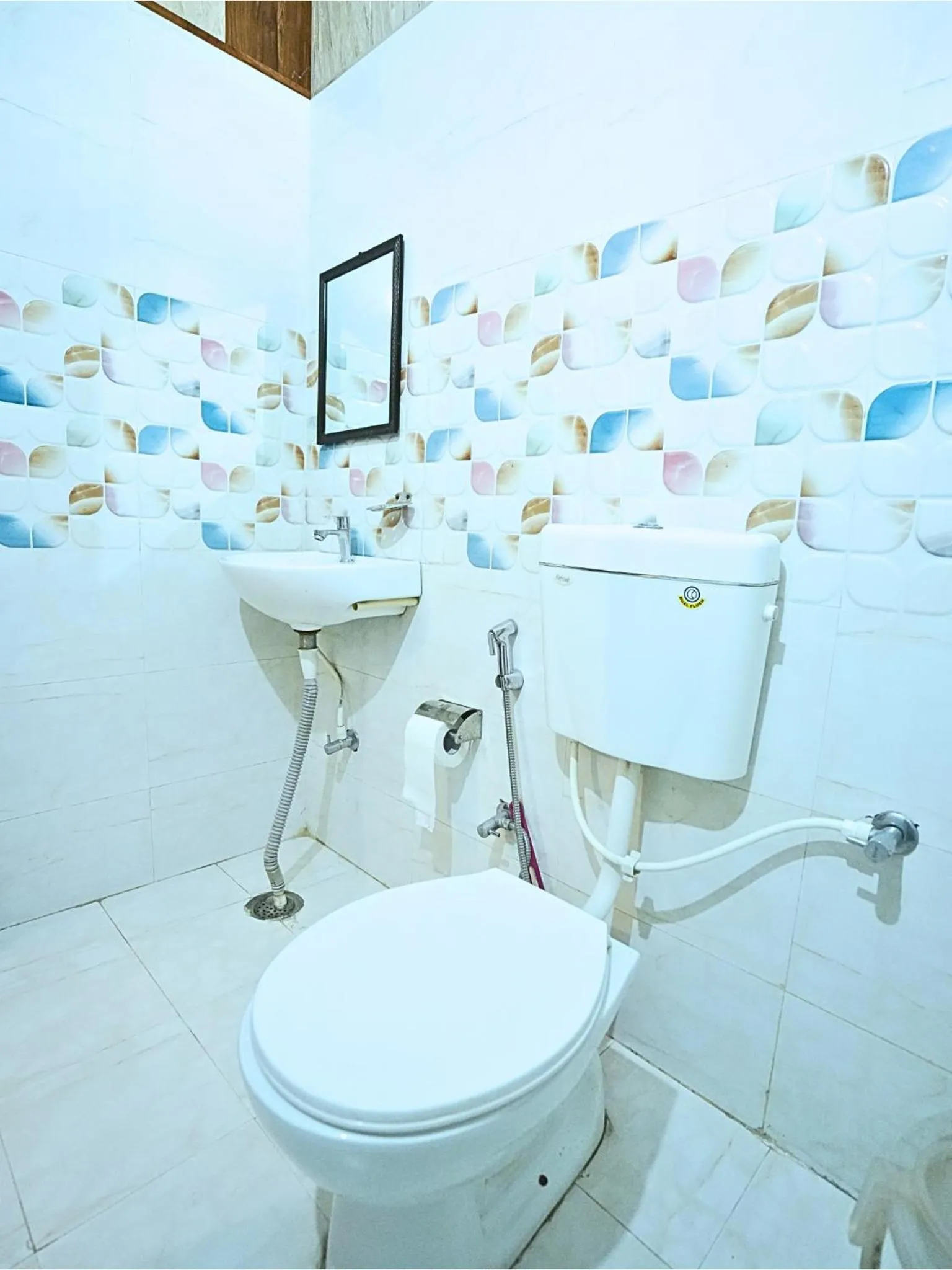 Skyard Hostel Rishikesh Laxman Jhula