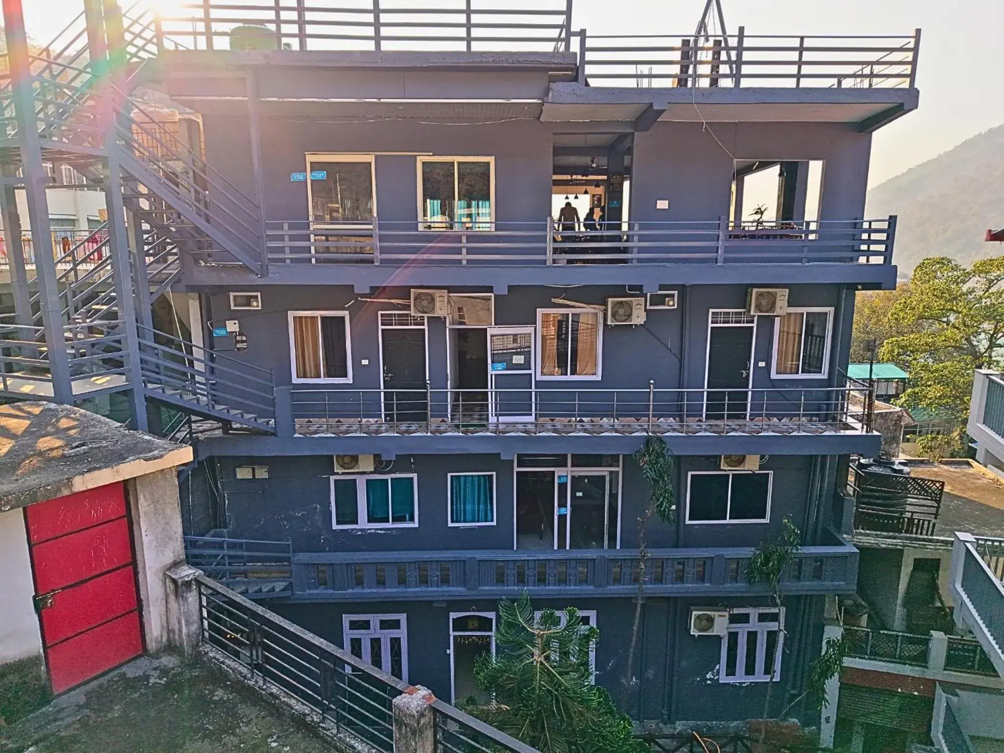 Property building in Skyard Hostel Rishikesh Laxman Jhula Property building in Skyard Hostel Rishikesh Laxman Jhula