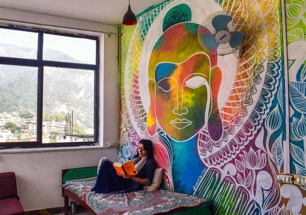 Living room in Skyard Hostel Rishikesh Laxman Jhula