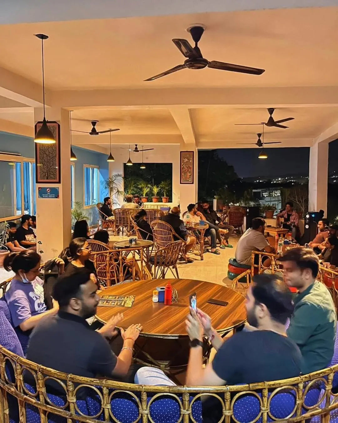 Restaurant/places to eat in Skyard Hostel Rishikesh Laxman Jhula
