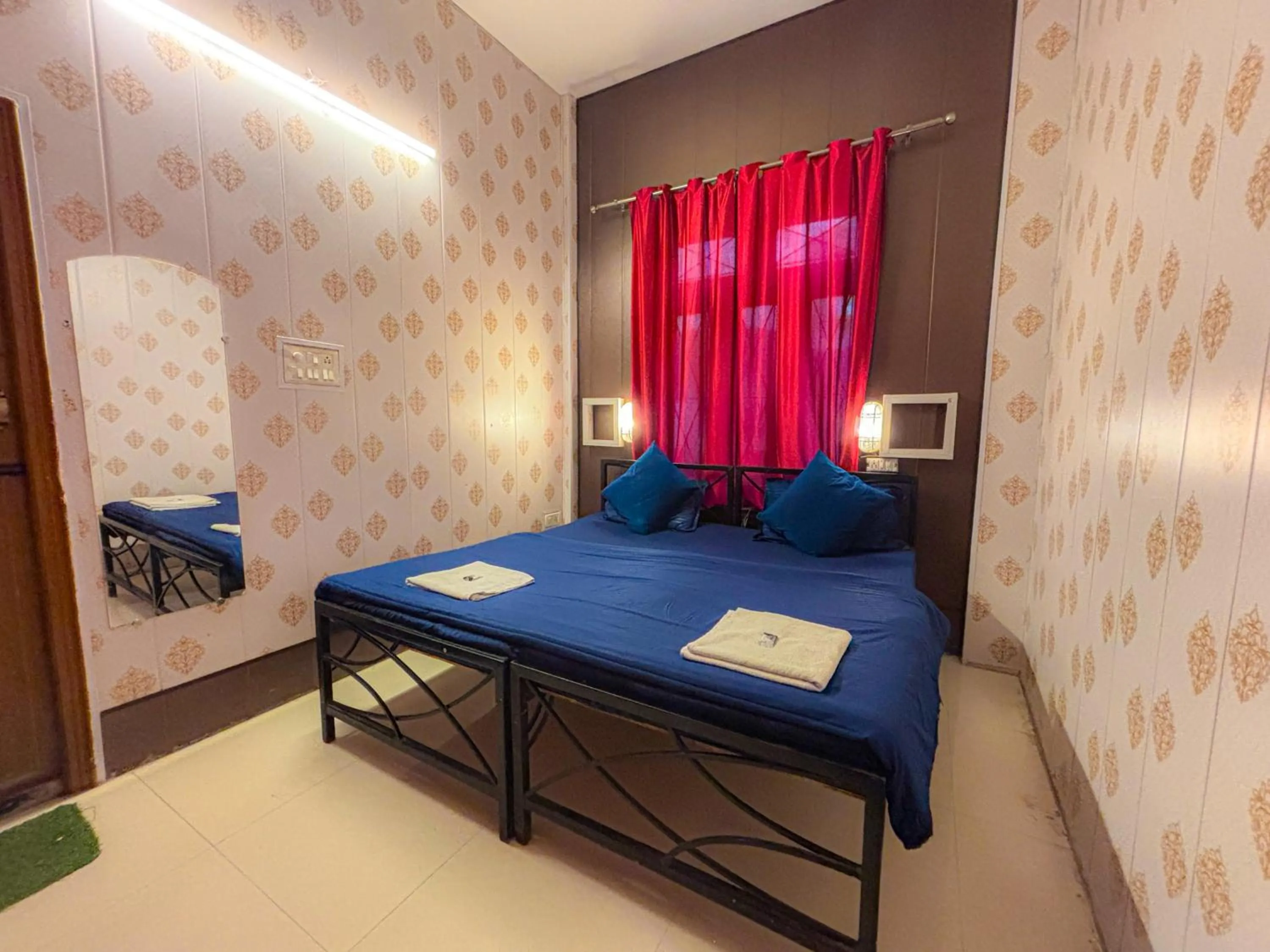 Bed in Skyard Hostel Rishikesh Laxman Jhula