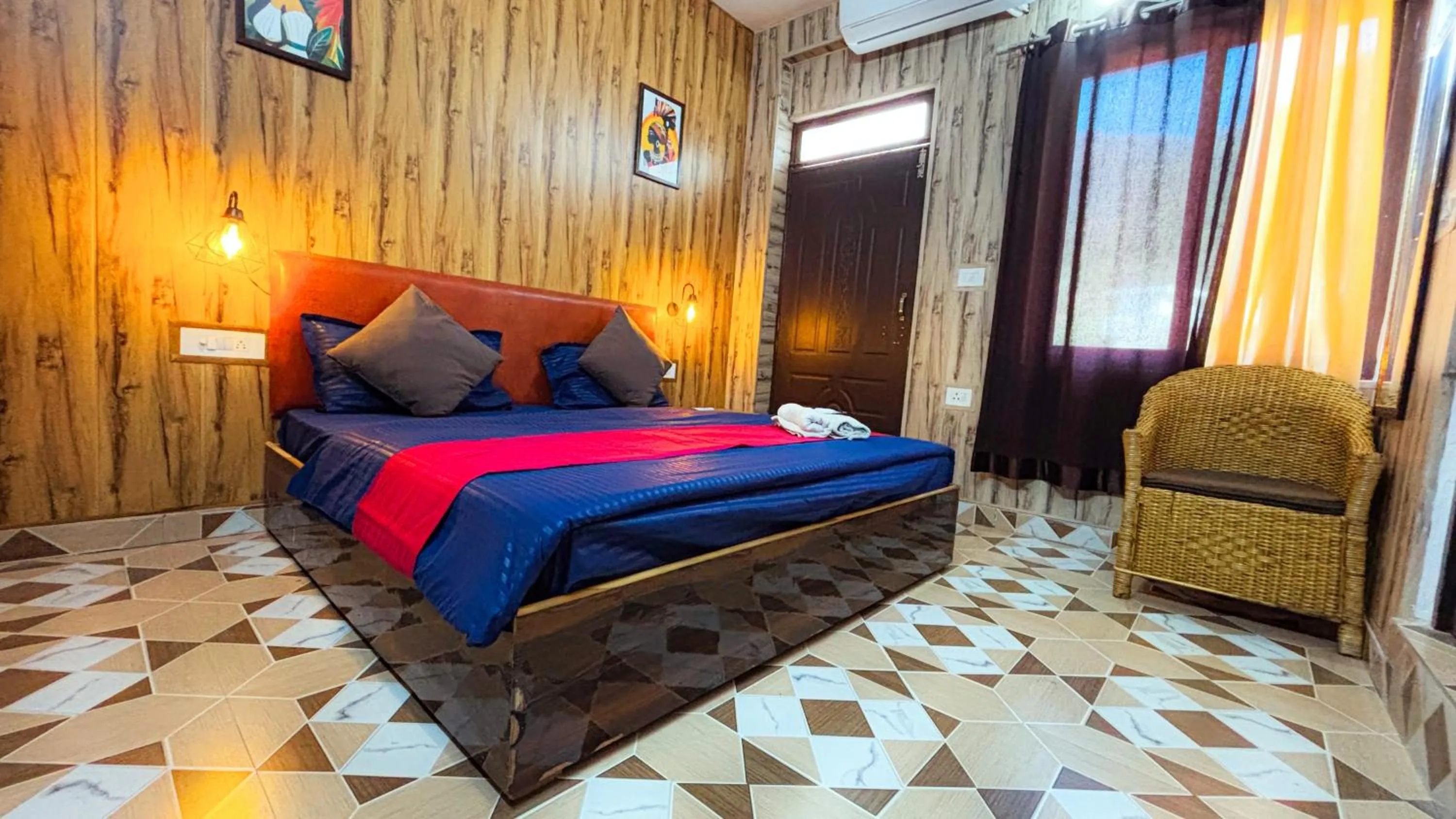 Bed in Skyard Hostel Rishikesh Laxman Jhula