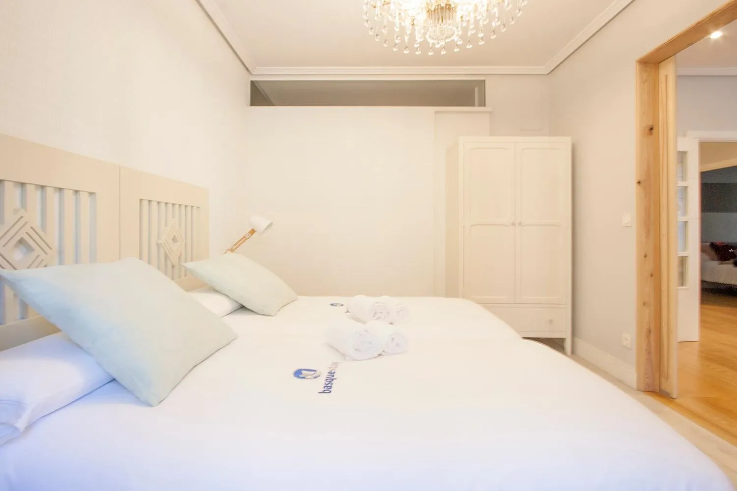 Bed in Gerezi - Basque Stay