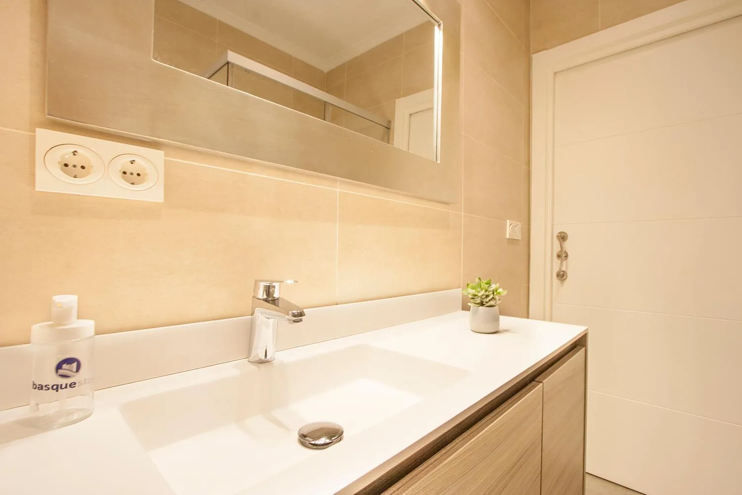 Bathroom in Gerezi - Basque Stay