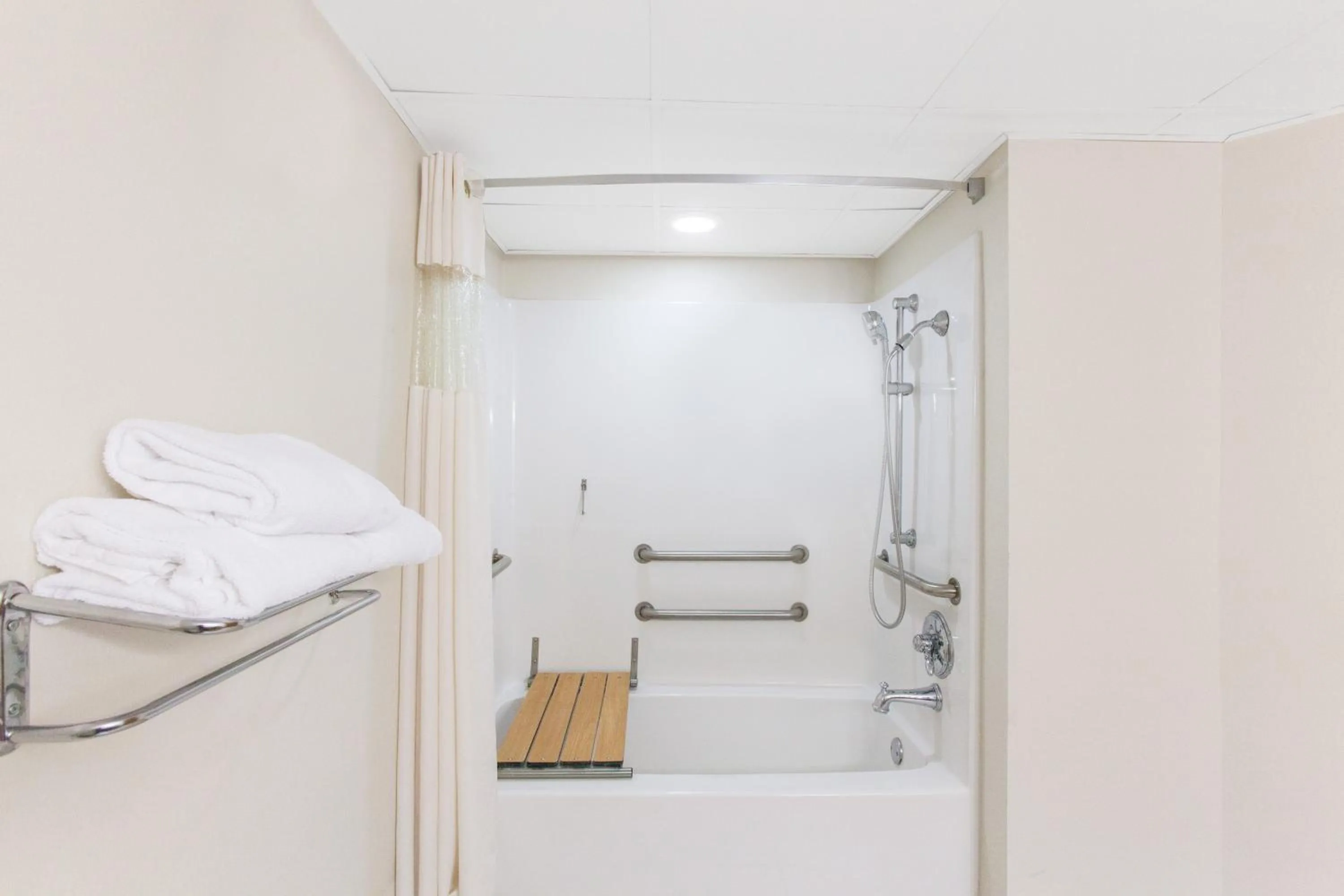 Bathroom in Baymont by Wyndham Branson - On the Strip