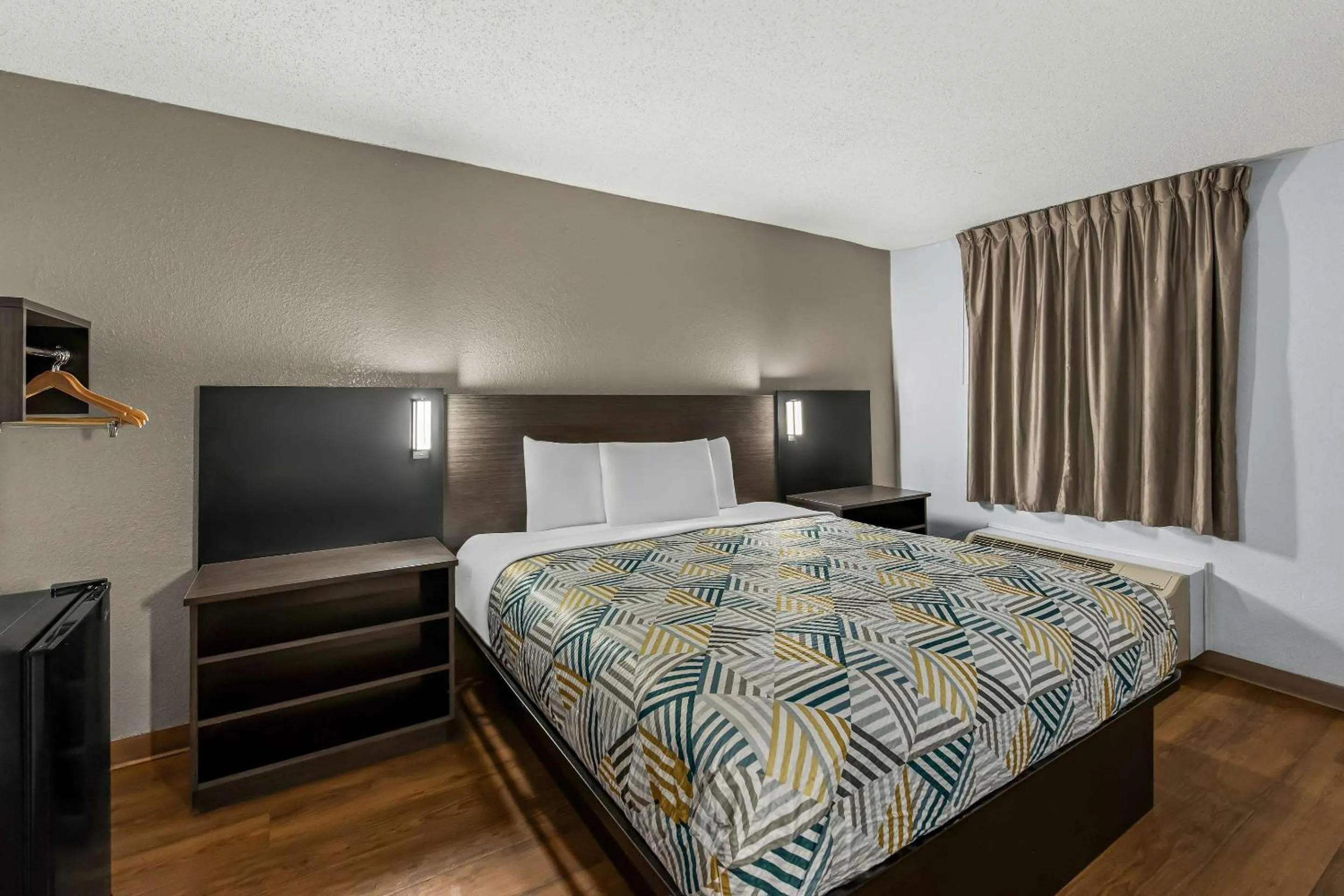 Bedroom, Bed in Motel 6 Lester - Philadelphia Airport