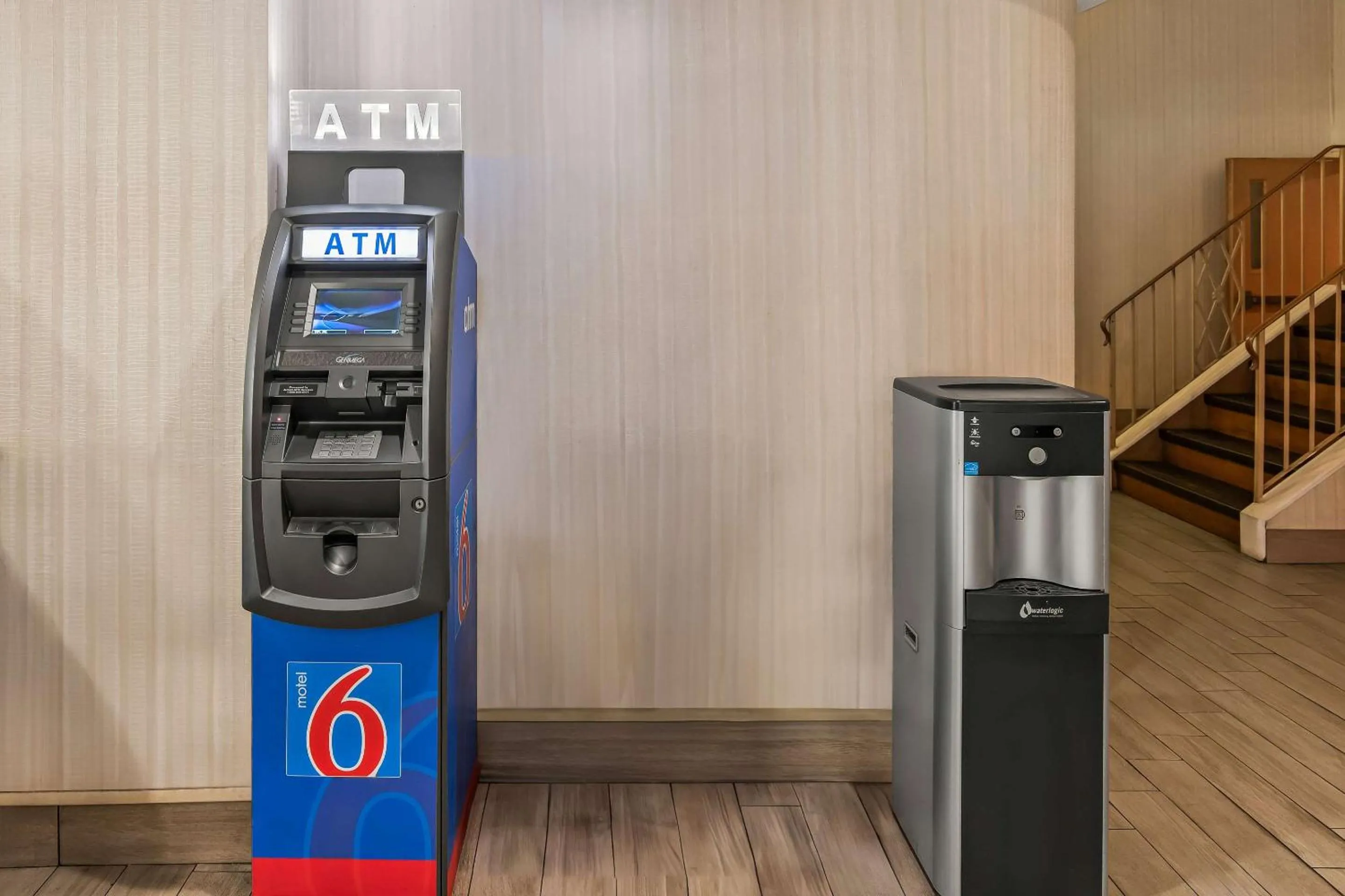 Property building in Motel 6 Lester - Philadelphia Airport