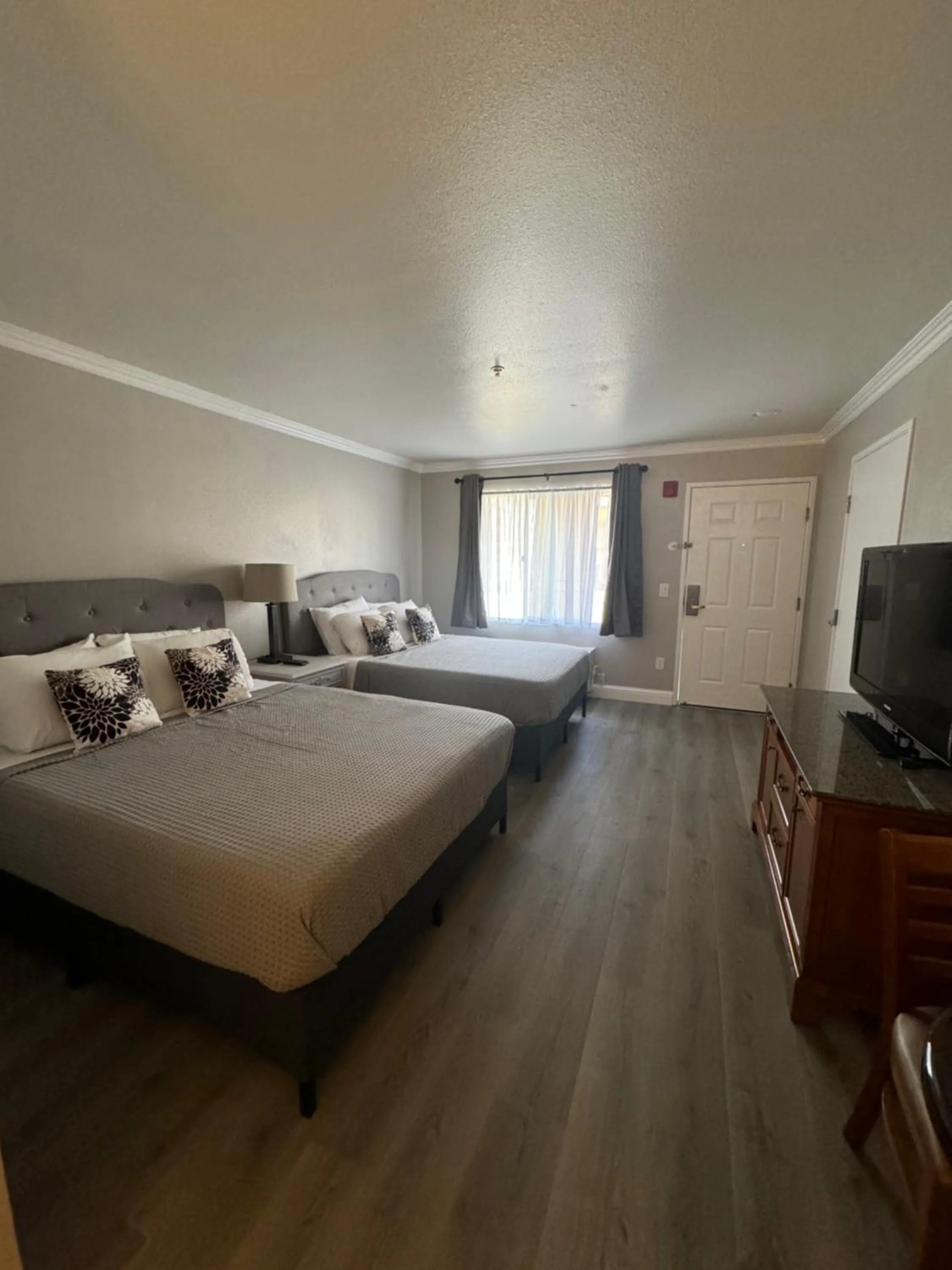 Bedroom, Bed in Dune Surfer Inn