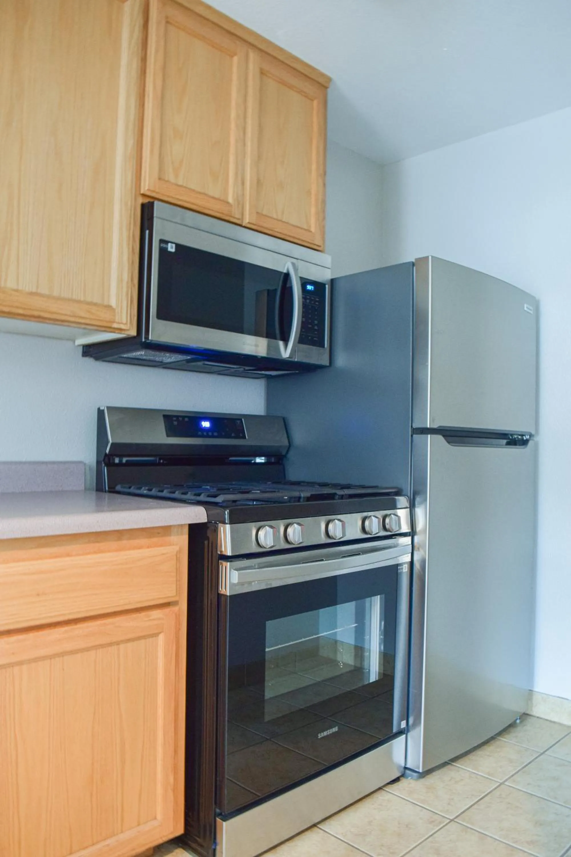 Kitchen or kitchenette in Dune Surfer Inn