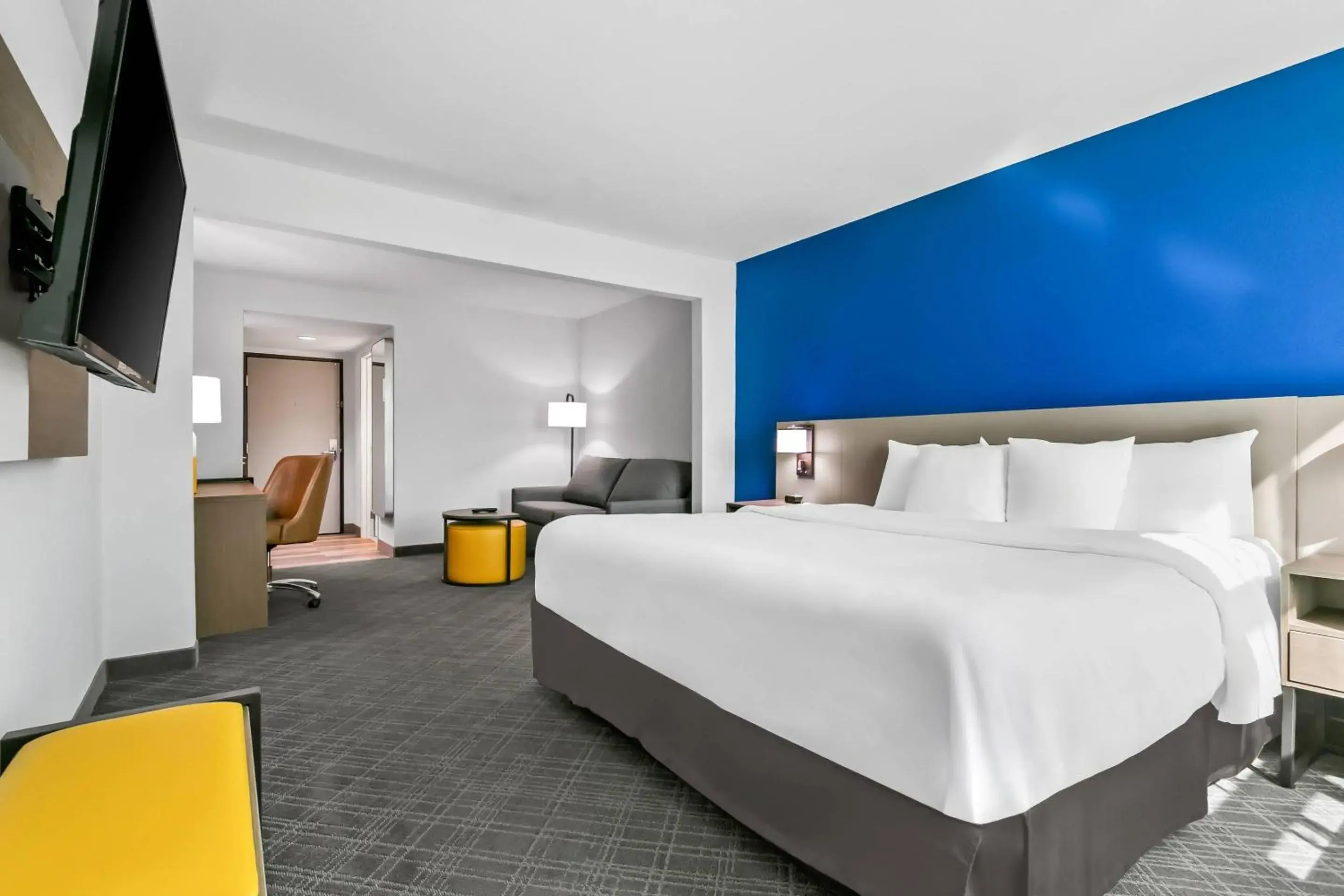 Bedroom, Bed in Comfort Inn & Suites Grand Blanc-Flint Bedroom, Bed in Comfort Inn & Suites Grand Blanc-Flint