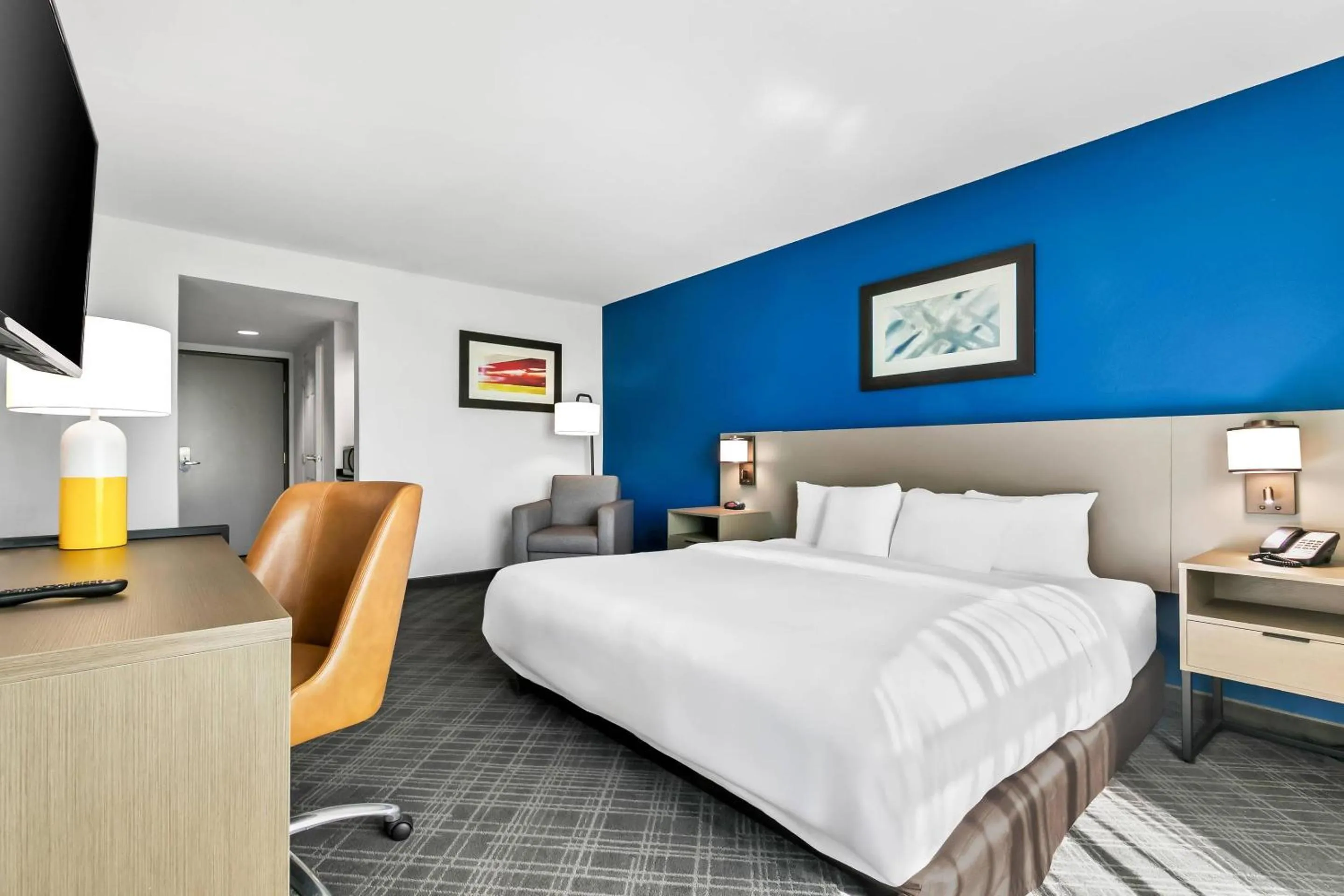 Bedroom, Bed in Comfort Inn & Suites Grand Blanc-Flint