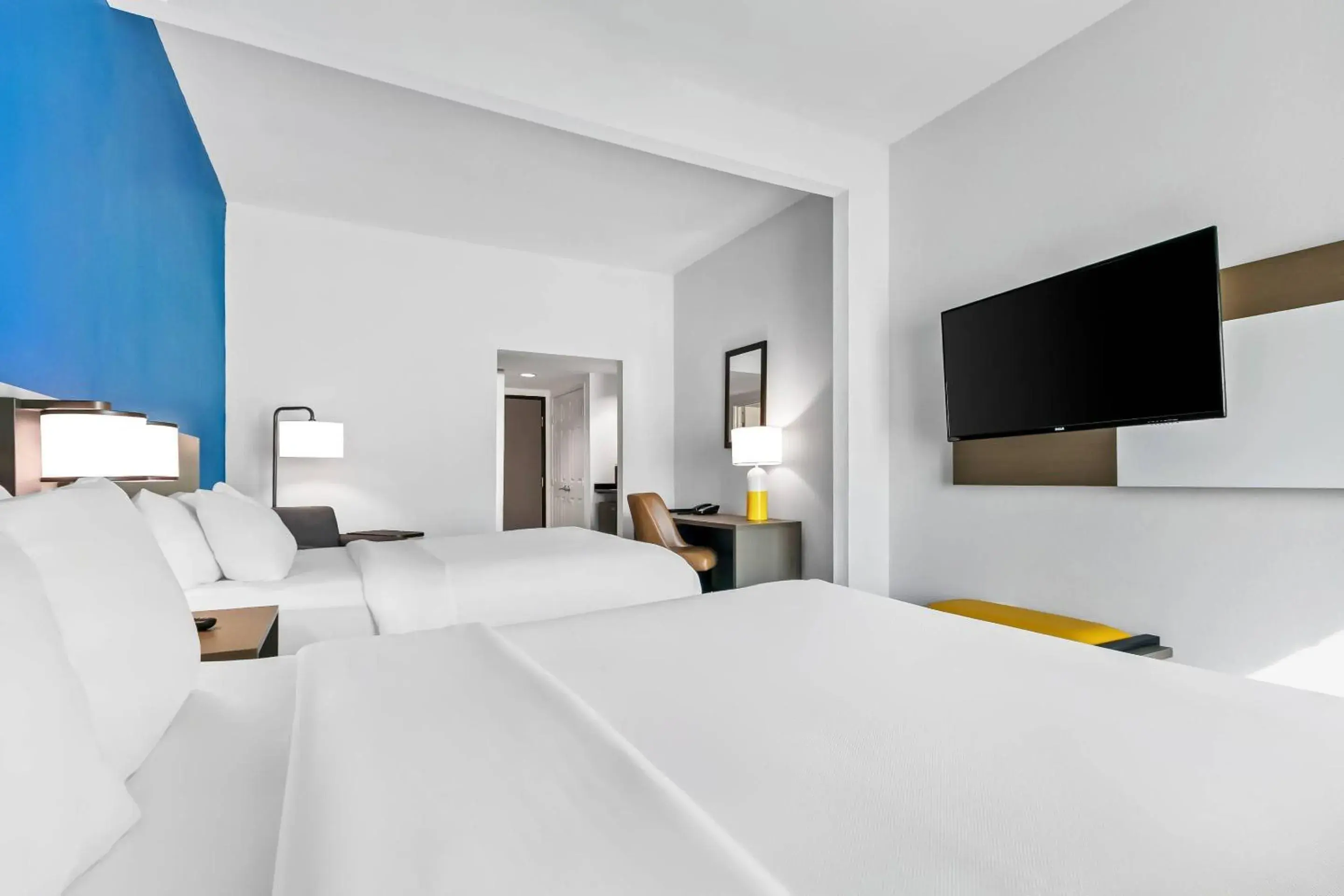 Bedroom, Bed in Comfort Inn & Suites Grand Blanc-Flint Bedroom, Bed in Comfort Inn & Suites Grand Blanc-Flint