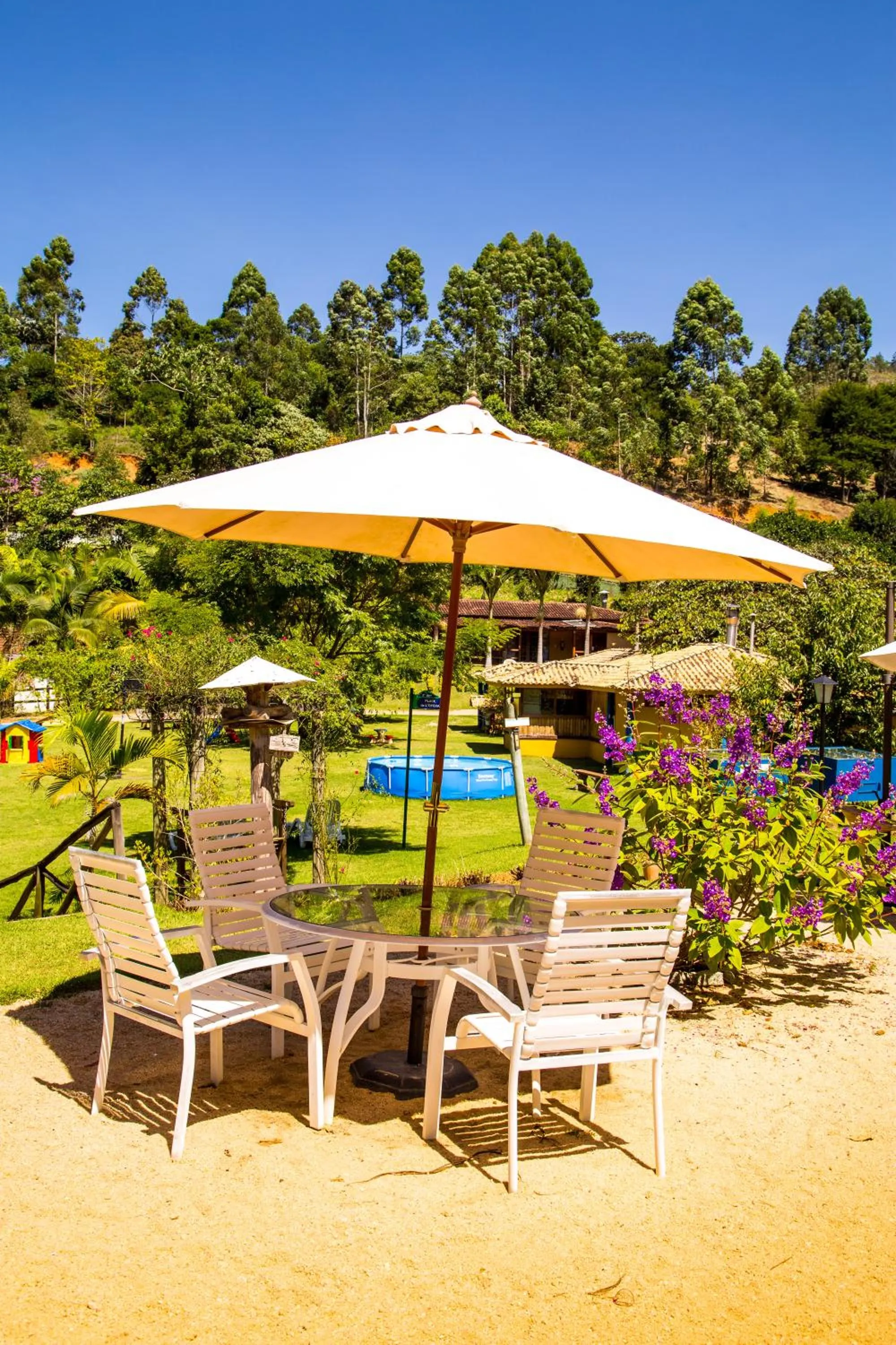 Children play ground in Chez Domaine Pousada Organica