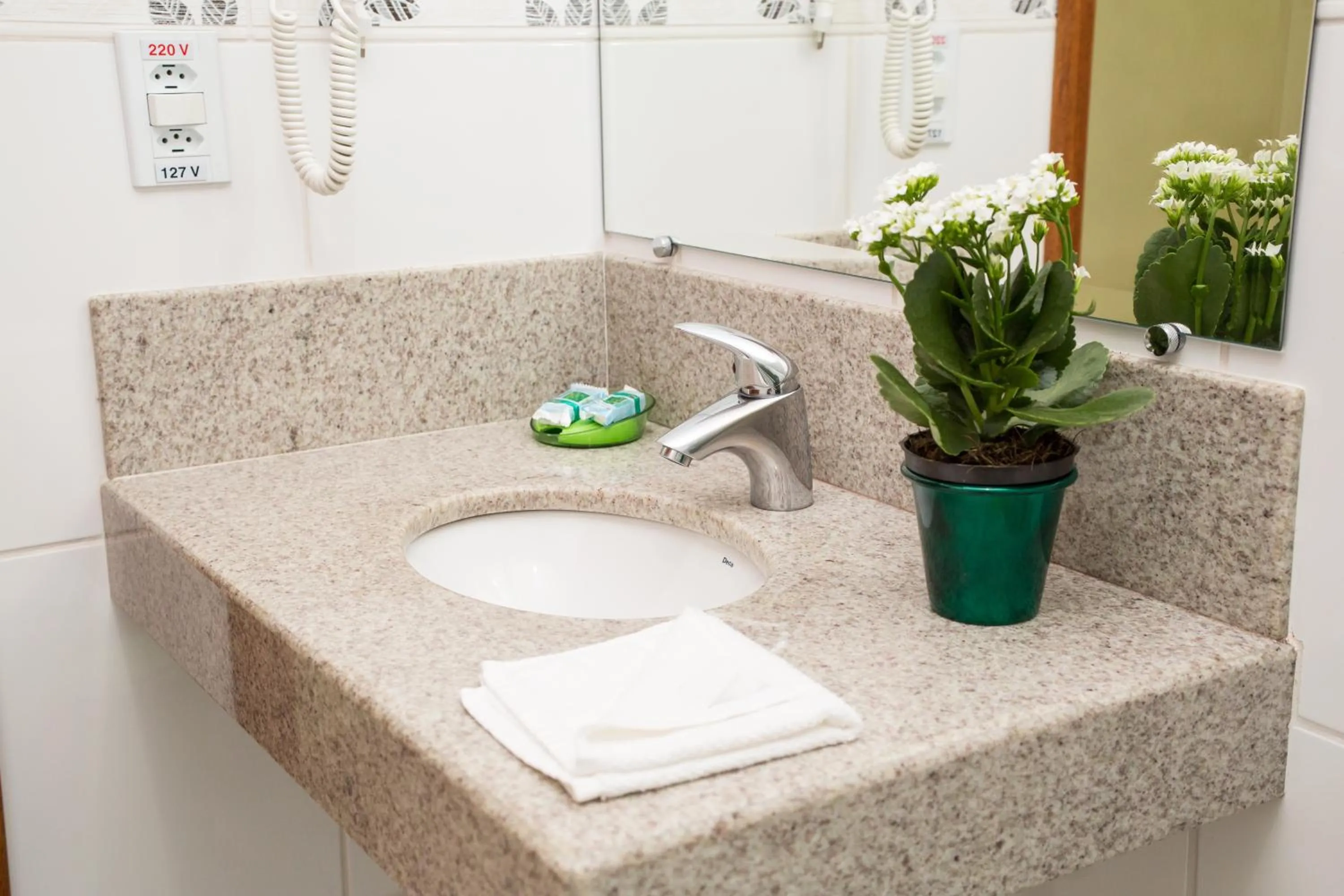 Toilet in Chez Domaine Pousada Organica