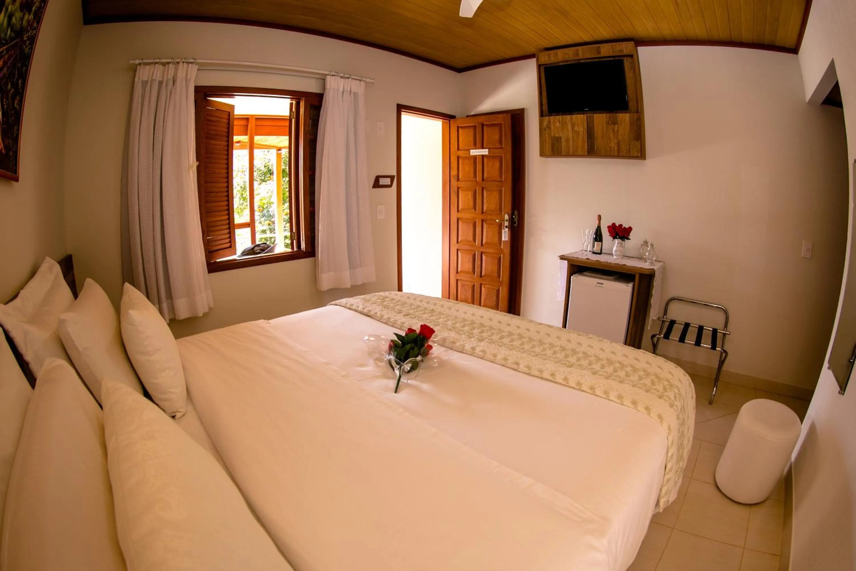 Photo of the whole room in Chez Domaine Pousada Organica