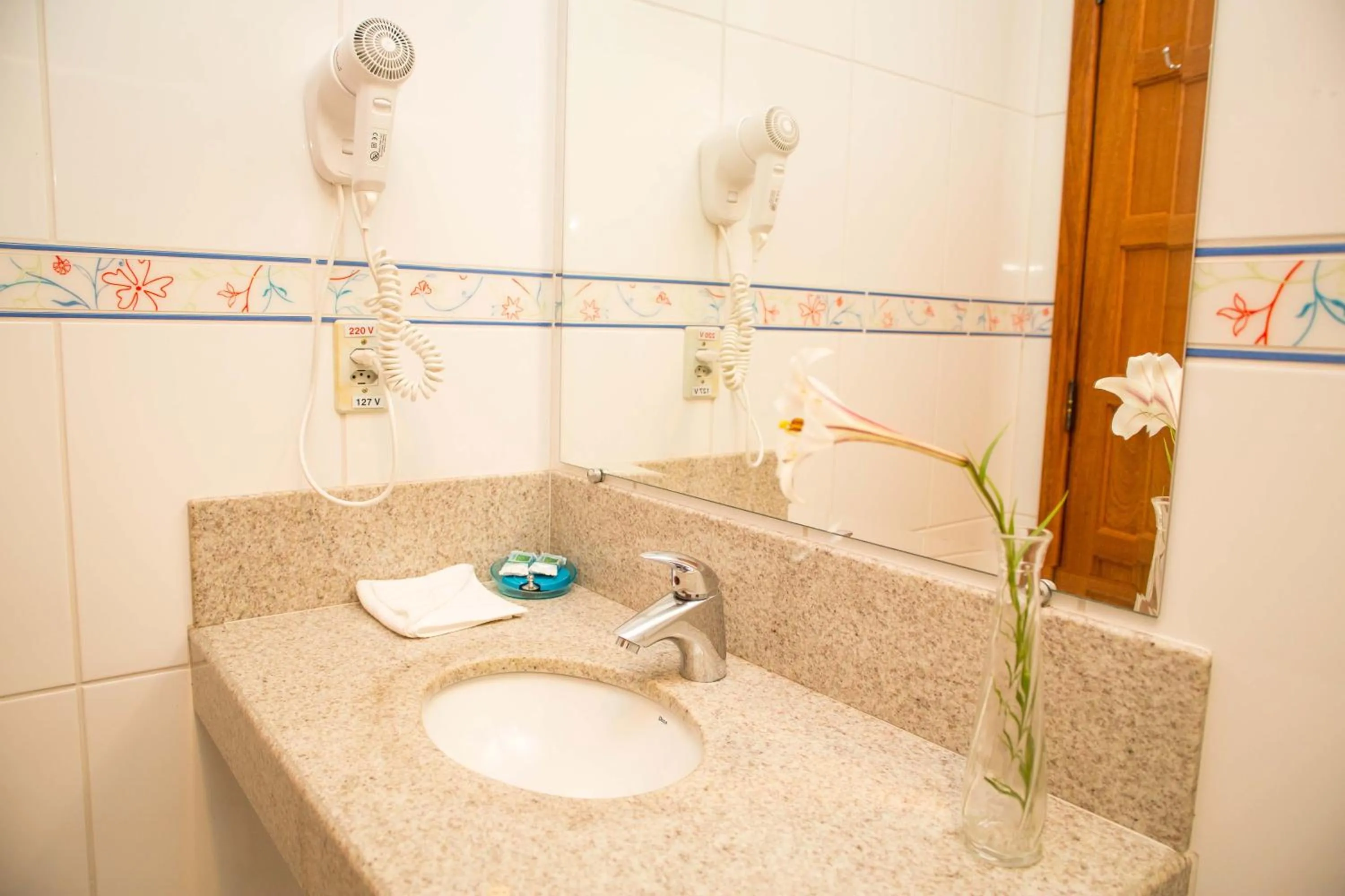 Toilet in Chez Domaine Pousada Organica