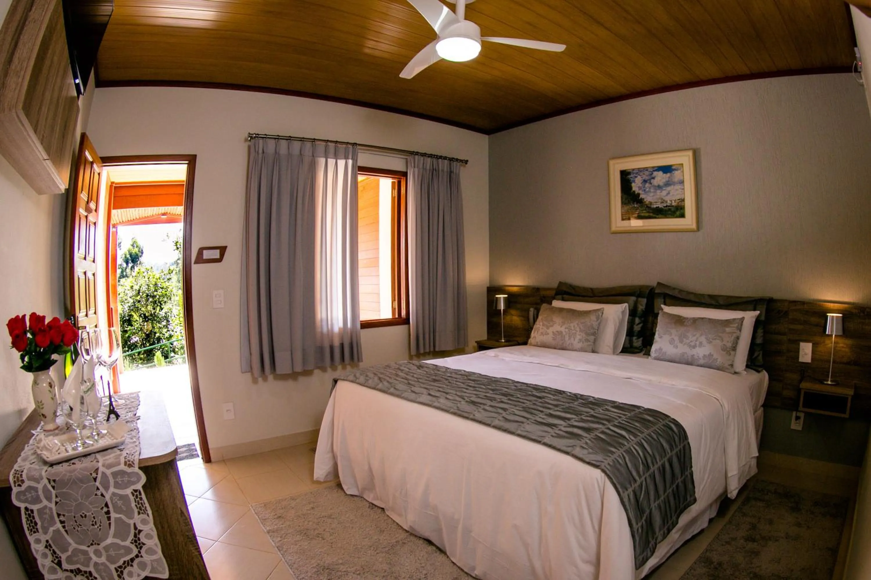 Photo of the whole room in Chez Domaine Pousada Organica