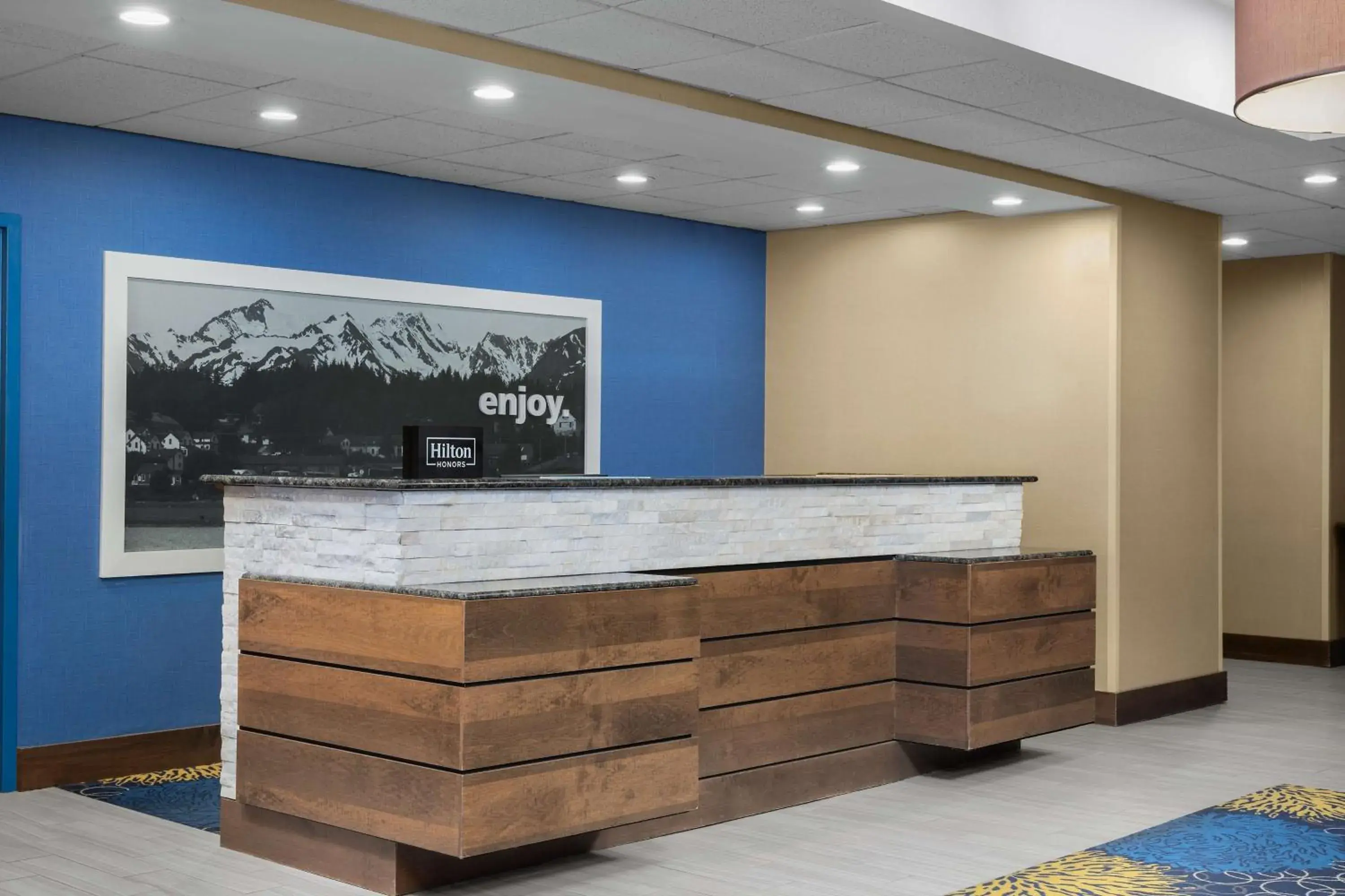 Lobby or reception in Hampton Inn Syracuse Clay Lobby or reception in Hampton Inn Syracuse Clay