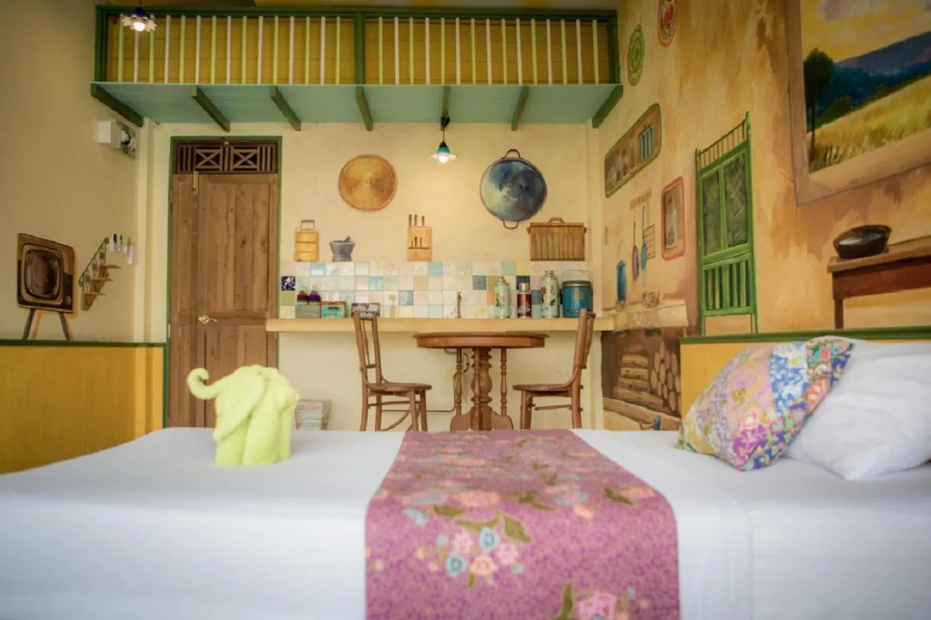 Bed in Phranakorn-Nornlen