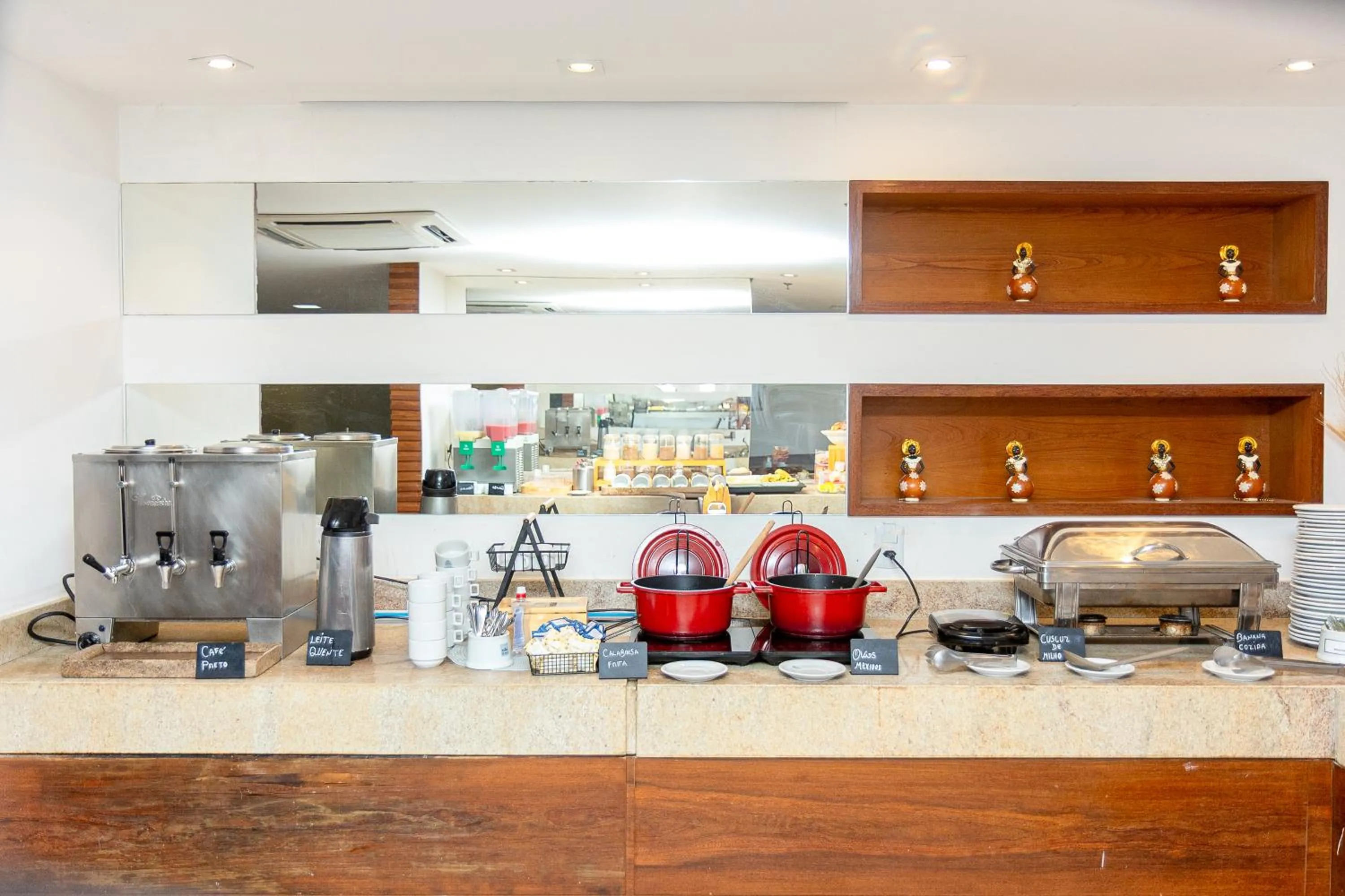 Food in Salvador Business & Flat by Avectur